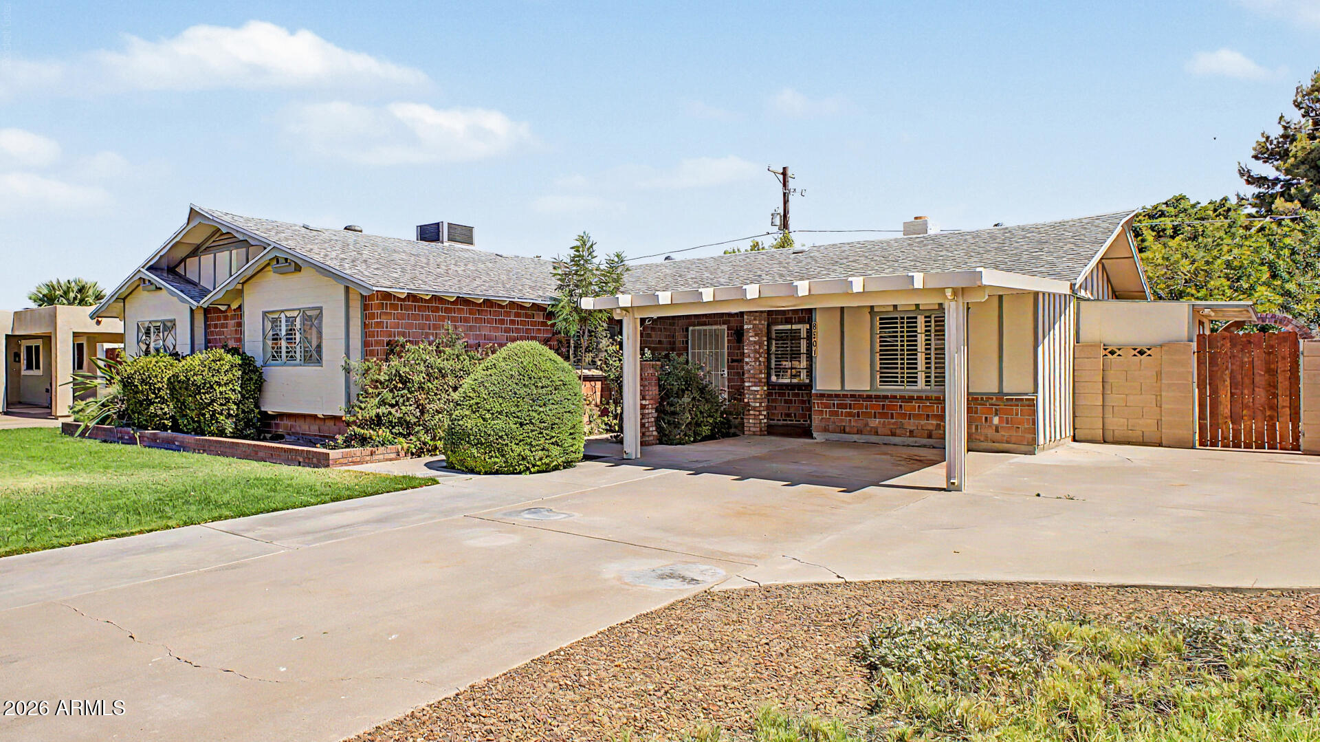 SCOTTSDALE ESTATES - Residential Lease