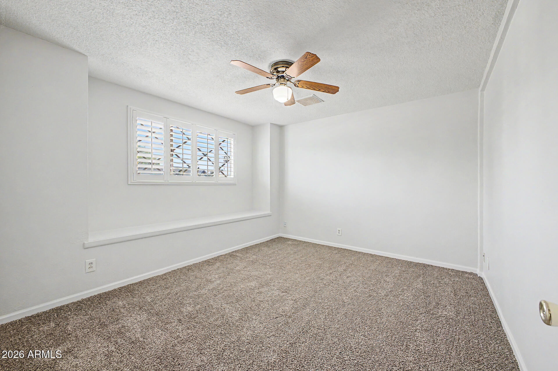 SCOTTSDALE ESTATES - Residential Lease