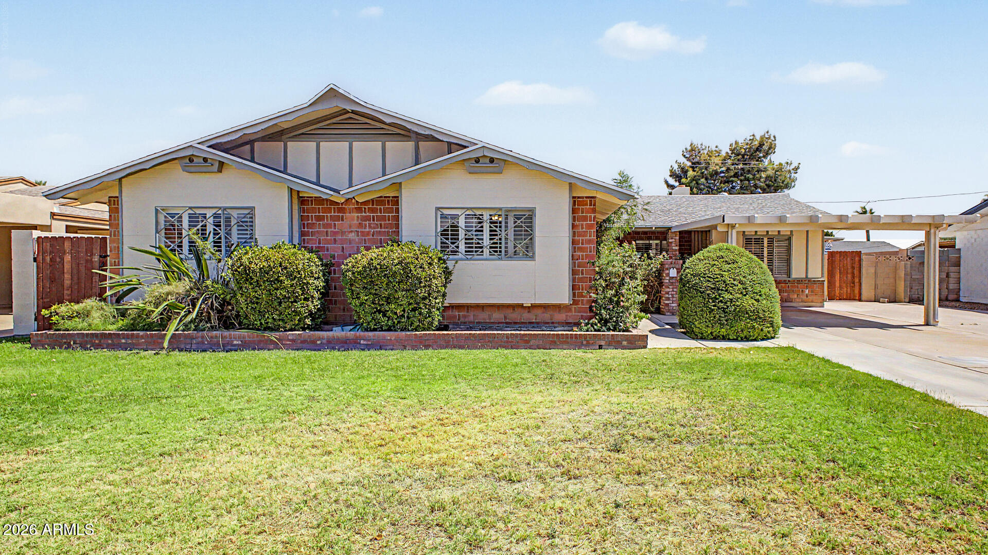 SCOTTSDALE ESTATES - Residential Lease