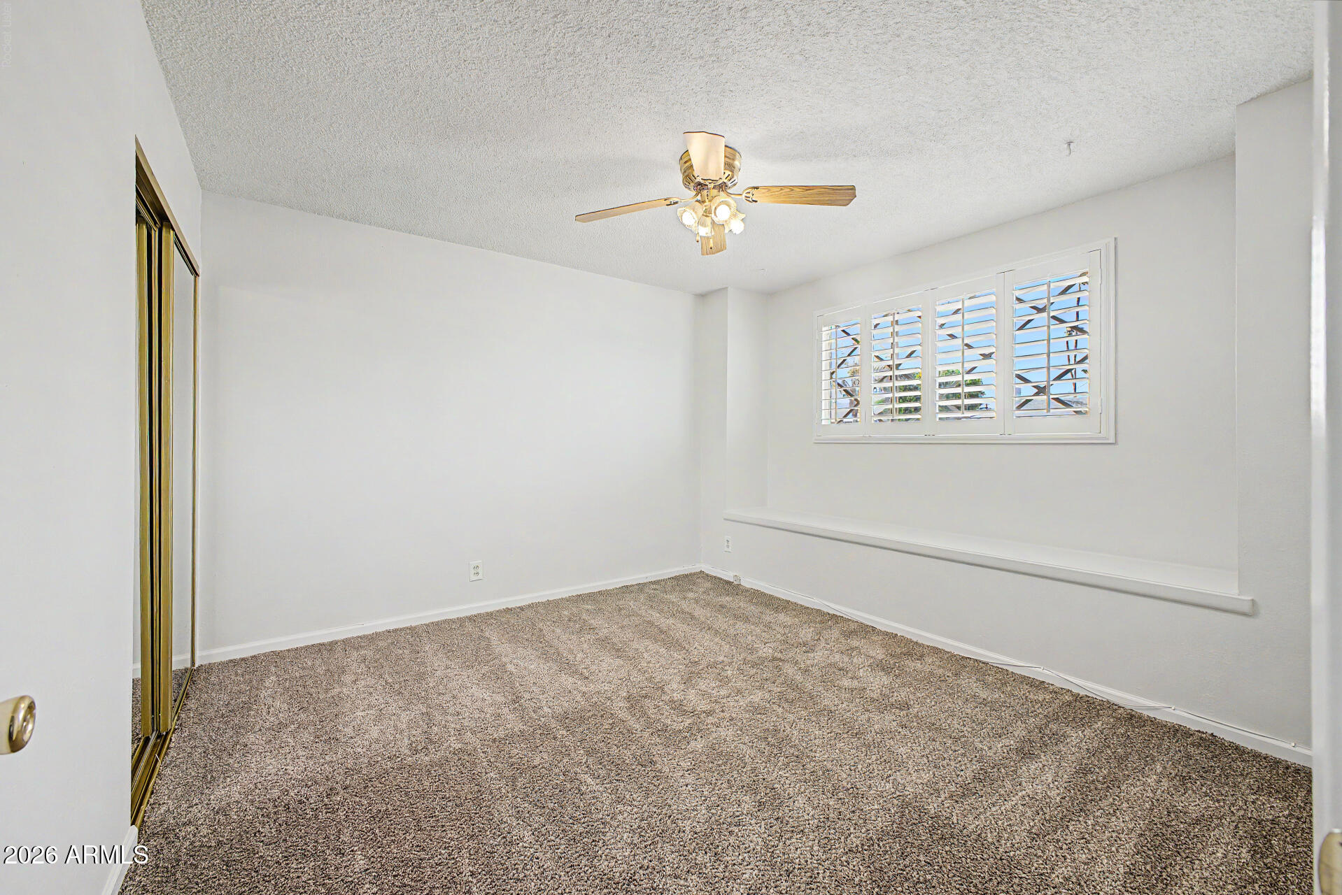 SCOTTSDALE ESTATES - Residential Lease