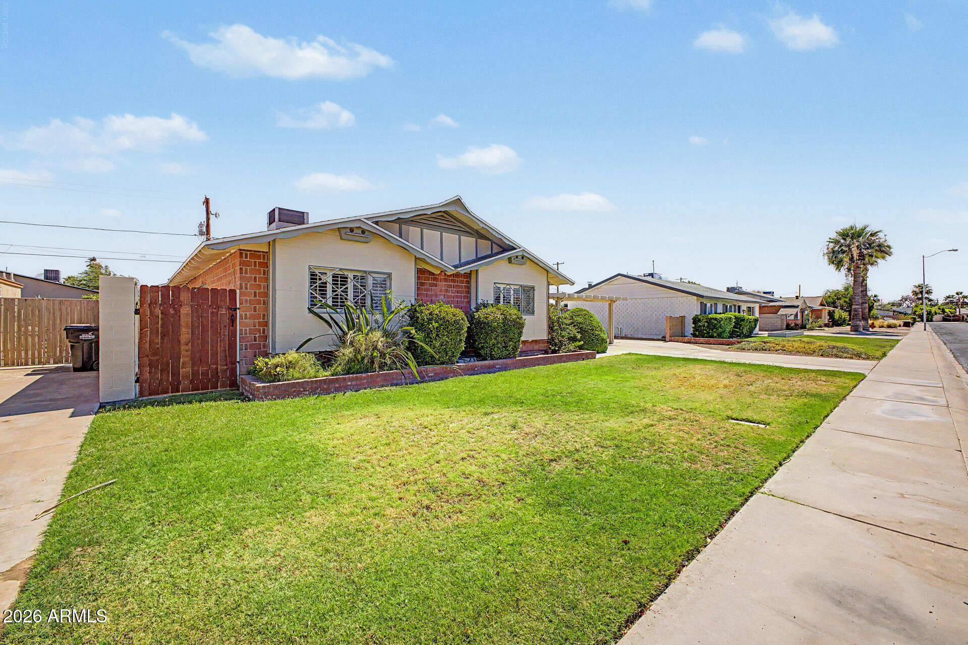 SCOTTSDALE ESTATES - Residential Lease
