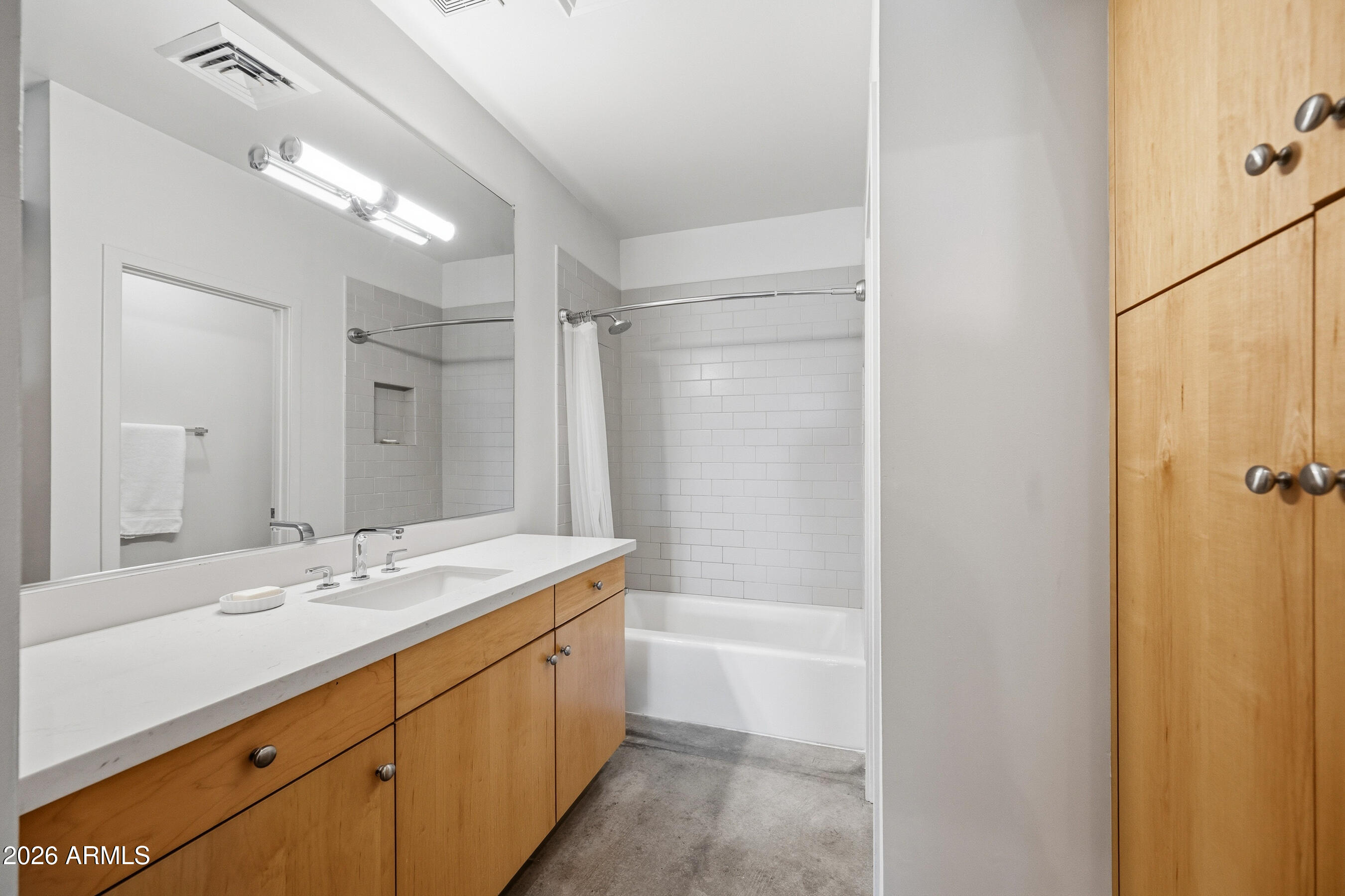 ARTISAN LOFTS CONDOMINIUM - Residential