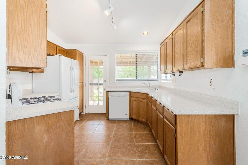 EAGLE RIDGE - Residential Lease