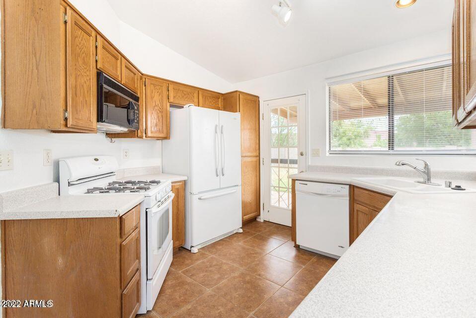EAGLE RIDGE - Residential Lease