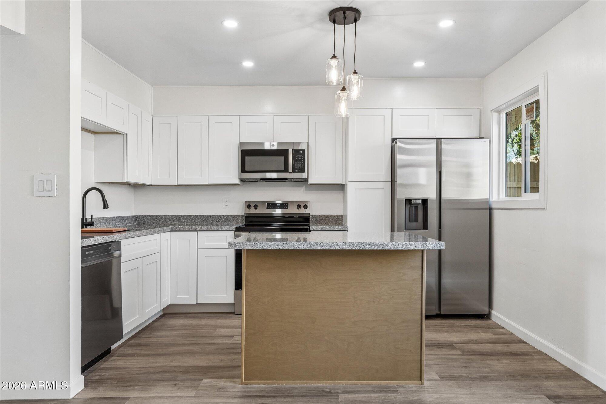 PACE ROSEWOOD AMD - Residential