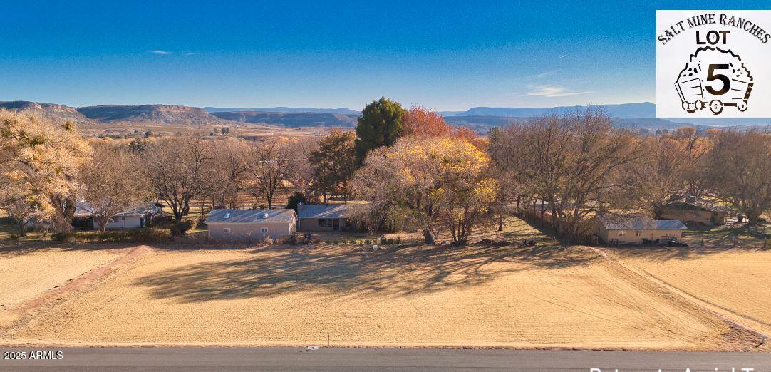 Discover Your Dream Home at Salt Mine Ranches! Seller financing provided for Qualified residents.  Welcome to Salt Mine Ranches, a premier custom home community where paradise meets picturesque living. Nestled on irrigated acres, this unique community offers beautifully designed homes surrounded by the stunning natural beauty of the Verde Valley.
Why Choose Salt Mine Ranches?
Custom Homes: Enjoy personalized living spaces tailored to your lifestyle.
Natural Beauty: Experience breathtaking views of the Verde River and surrounding mountains.
Outdoor Recreation: Explore endless opportunities for biking, hiking, fishing, and camping right at your doorstep.
Community Vibe: Immerse yourself in a close-knit atmosphere where neighbors become friends.