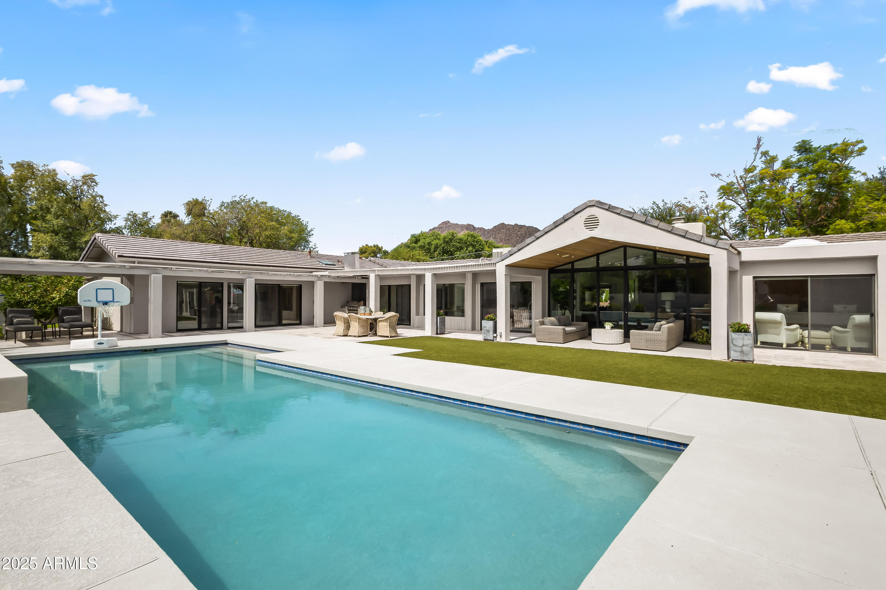 SAVOY ESTATES - Residential