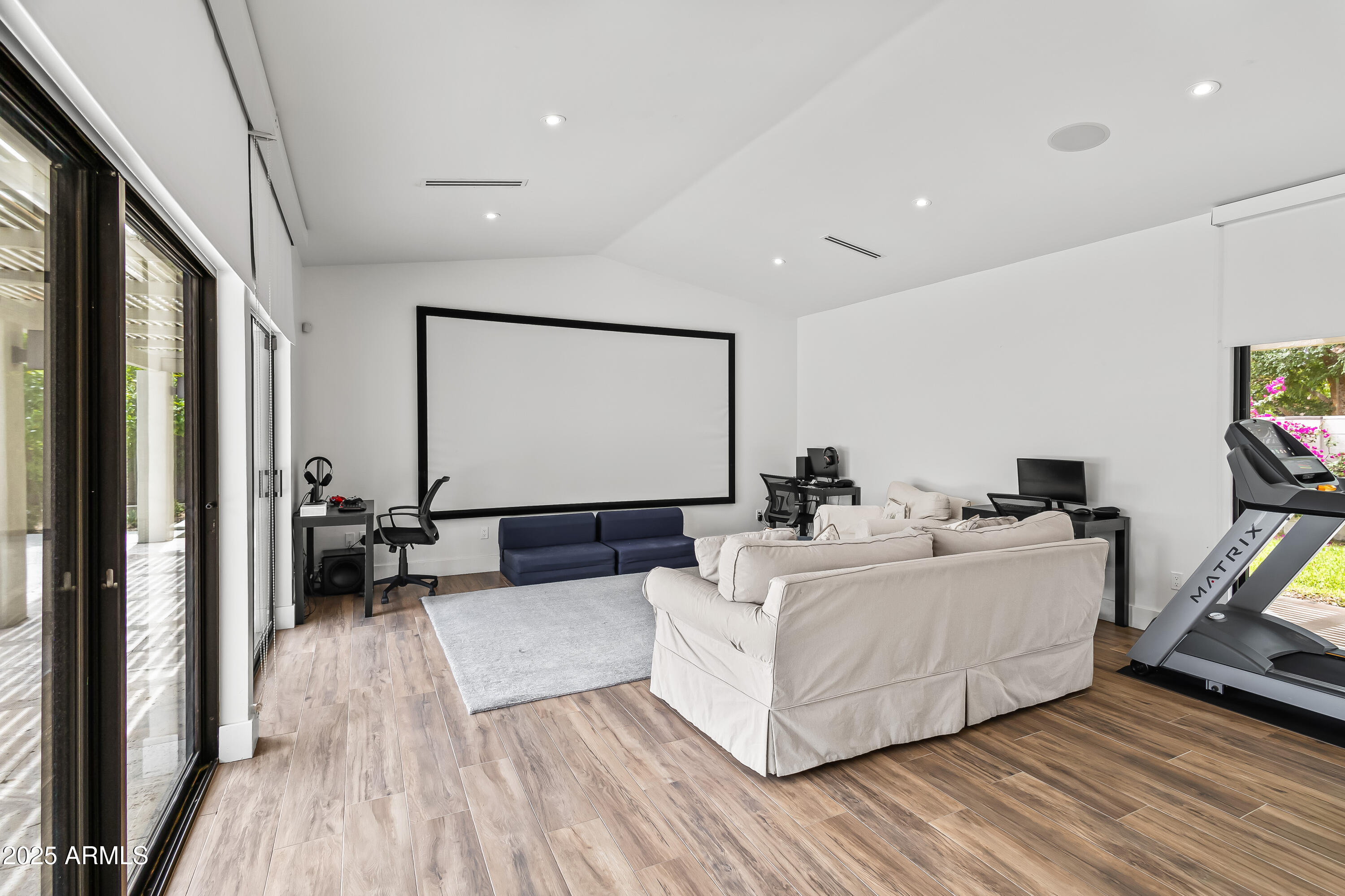 SAVOY ESTATES - Residential