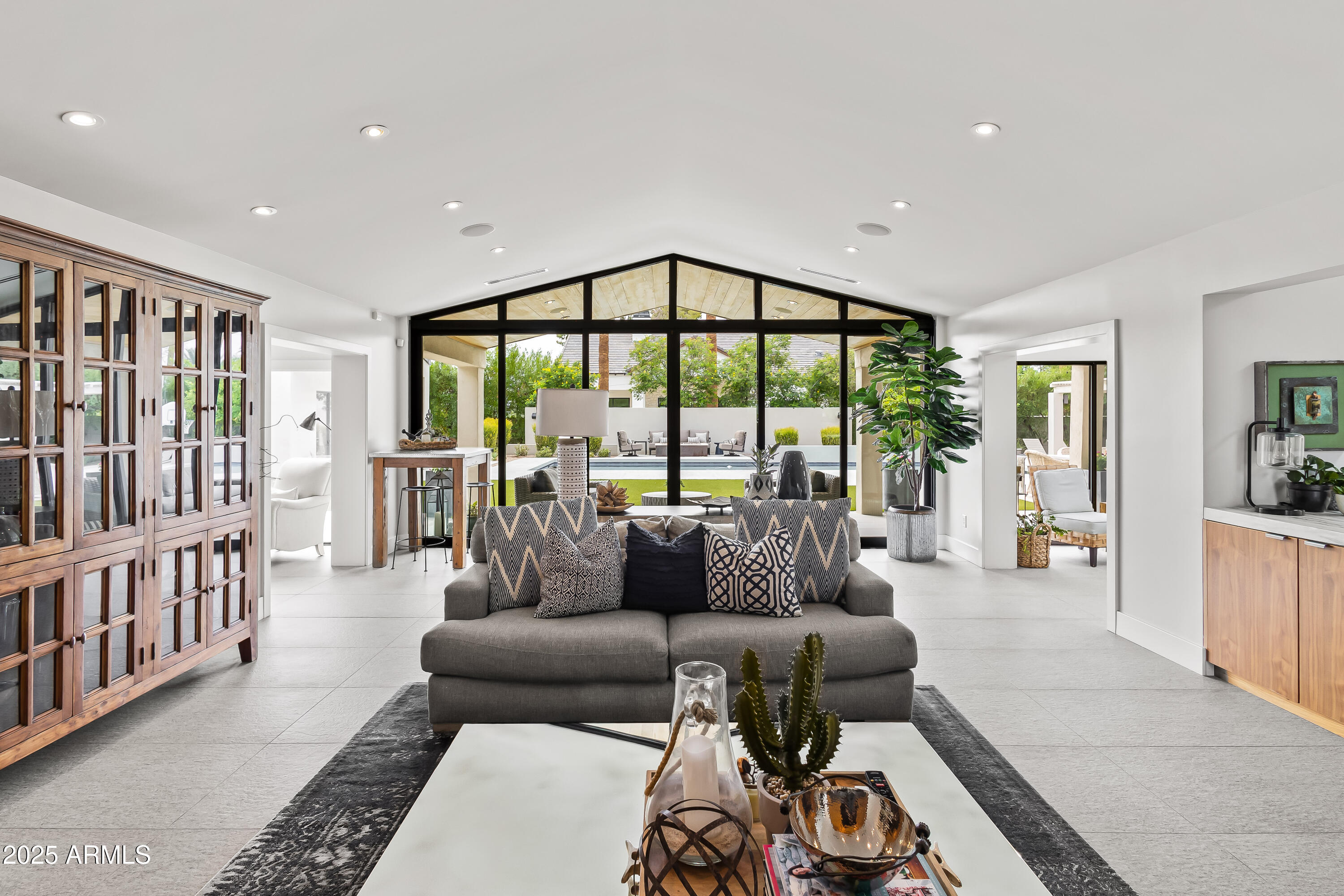 SAVOY ESTATES - Residential