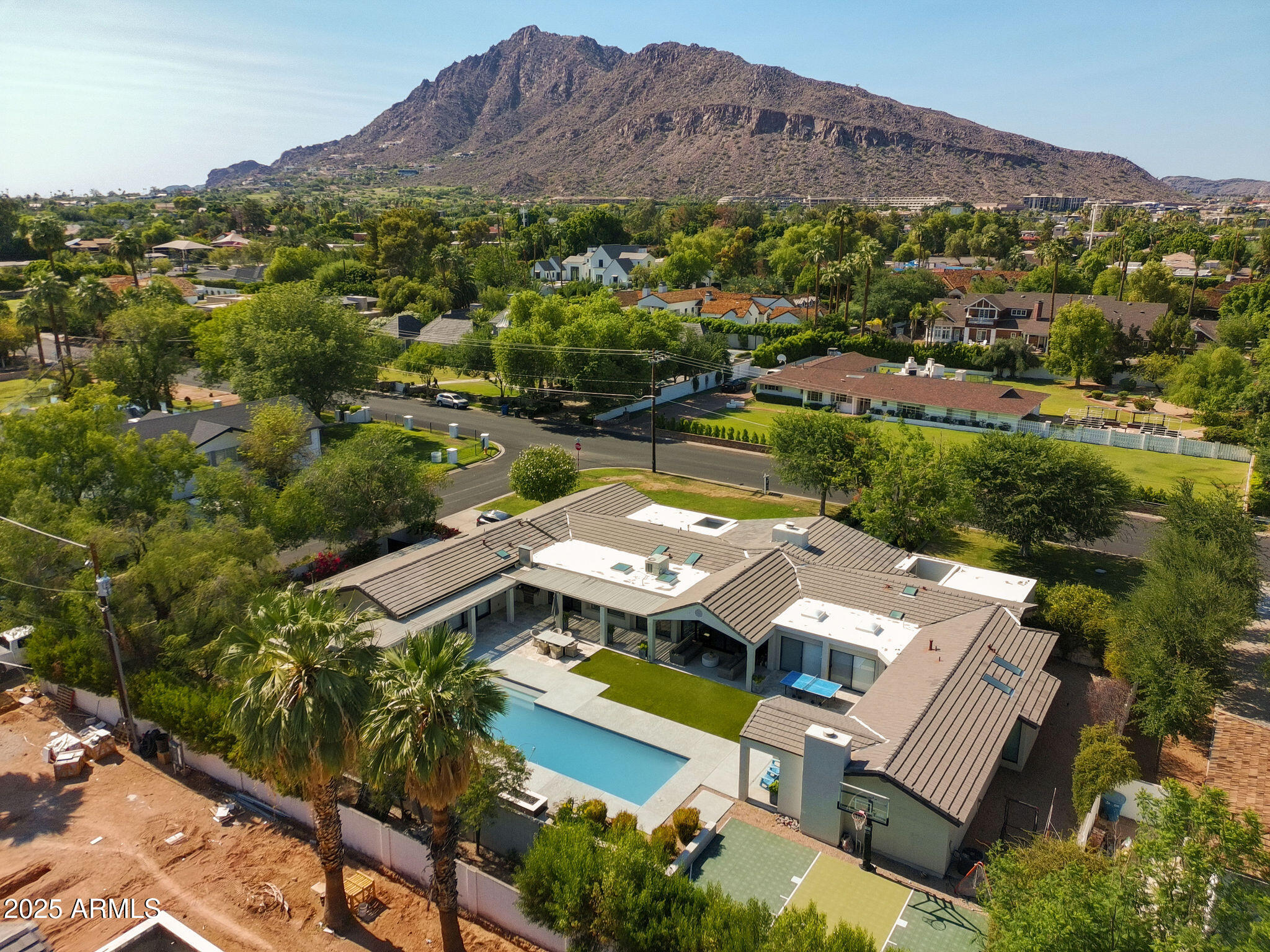 SAVOY ESTATES - Residential
