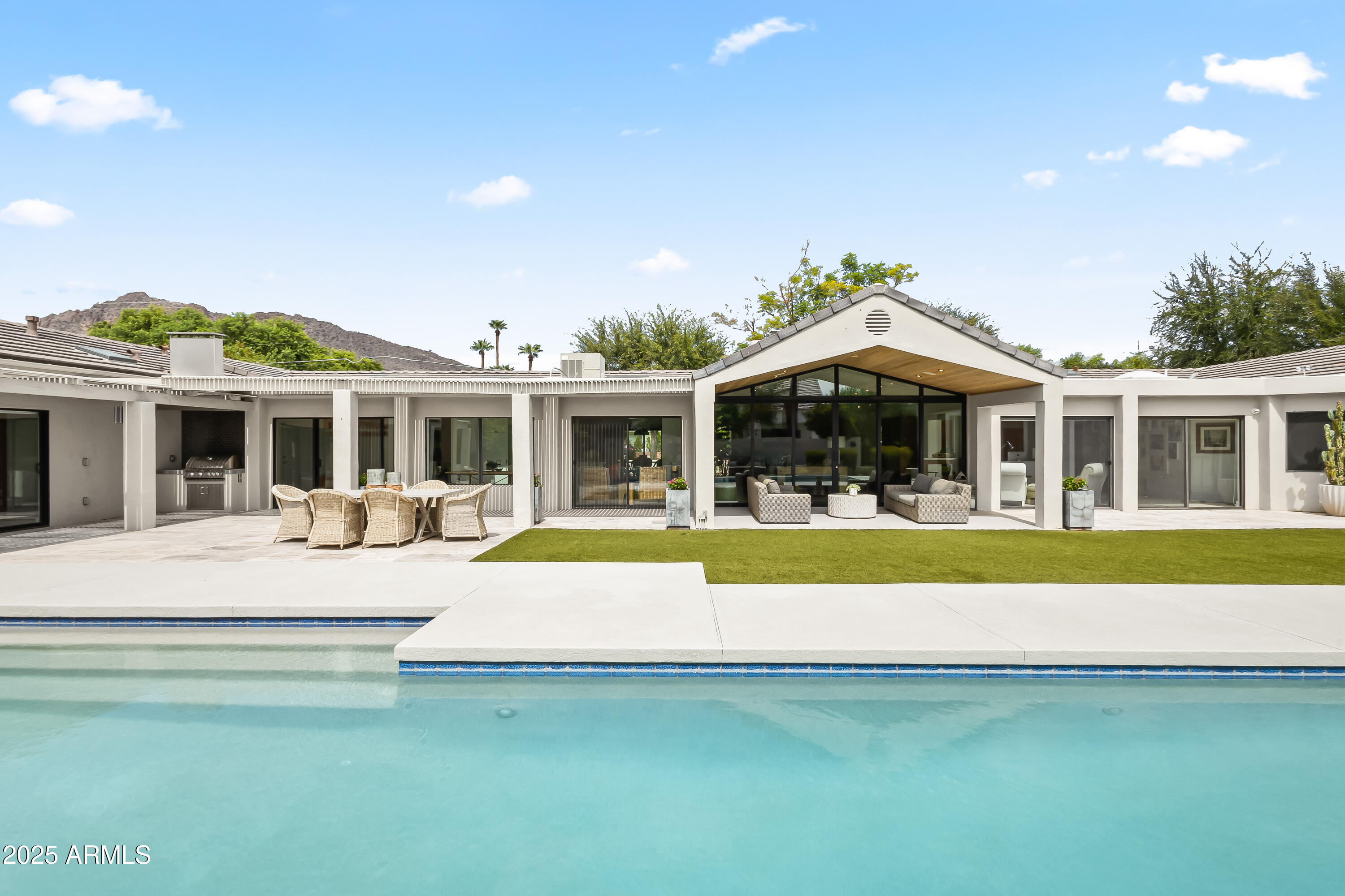 SAVOY ESTATES - Residential