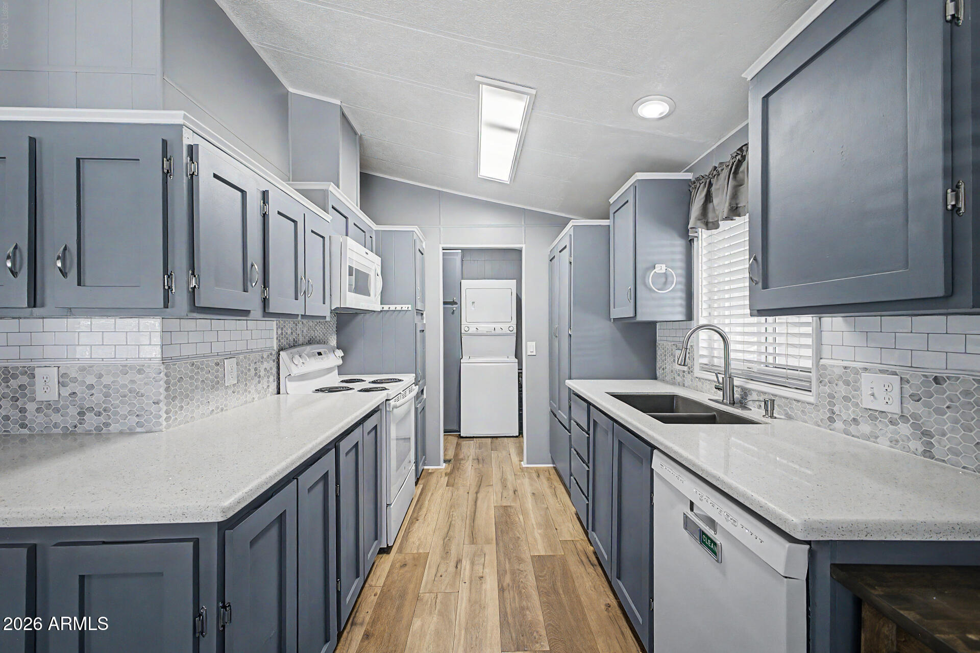 THE MEADOWS - Residential