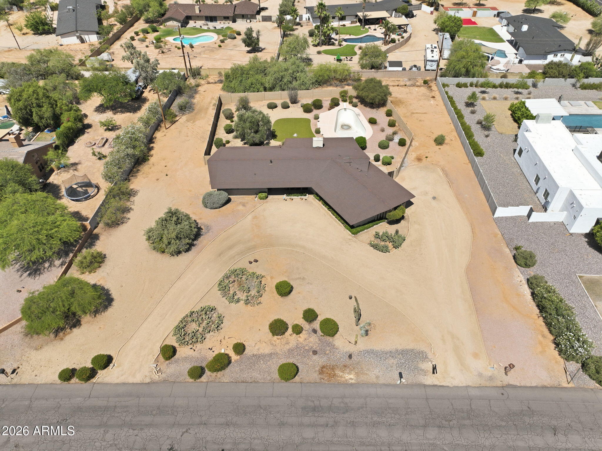 Sundown Dr. in Central Scottsdale is fast becoming a ''street of dreams'' with custom new builds lining this coveted street in the amazing Scottsdale Country Club/Starfire neighborhood. NO HOA, endless potential...whether you are an end user, builder or investor, this 1-acre rectangular deep lot is a rare opportunity and worth a look. Mins to Scottsdale Airport and JSX Jet service, Kierland Commons/Scottsdale Quarter, golf, hiking, walking/biking paths, 100's of fabulous restaurants, shopping, Mayo! Scottsdale School District/ multiple private schools. Don't miss your opportunity to live the Scottsdale lifestyle on Sundown Dr.!