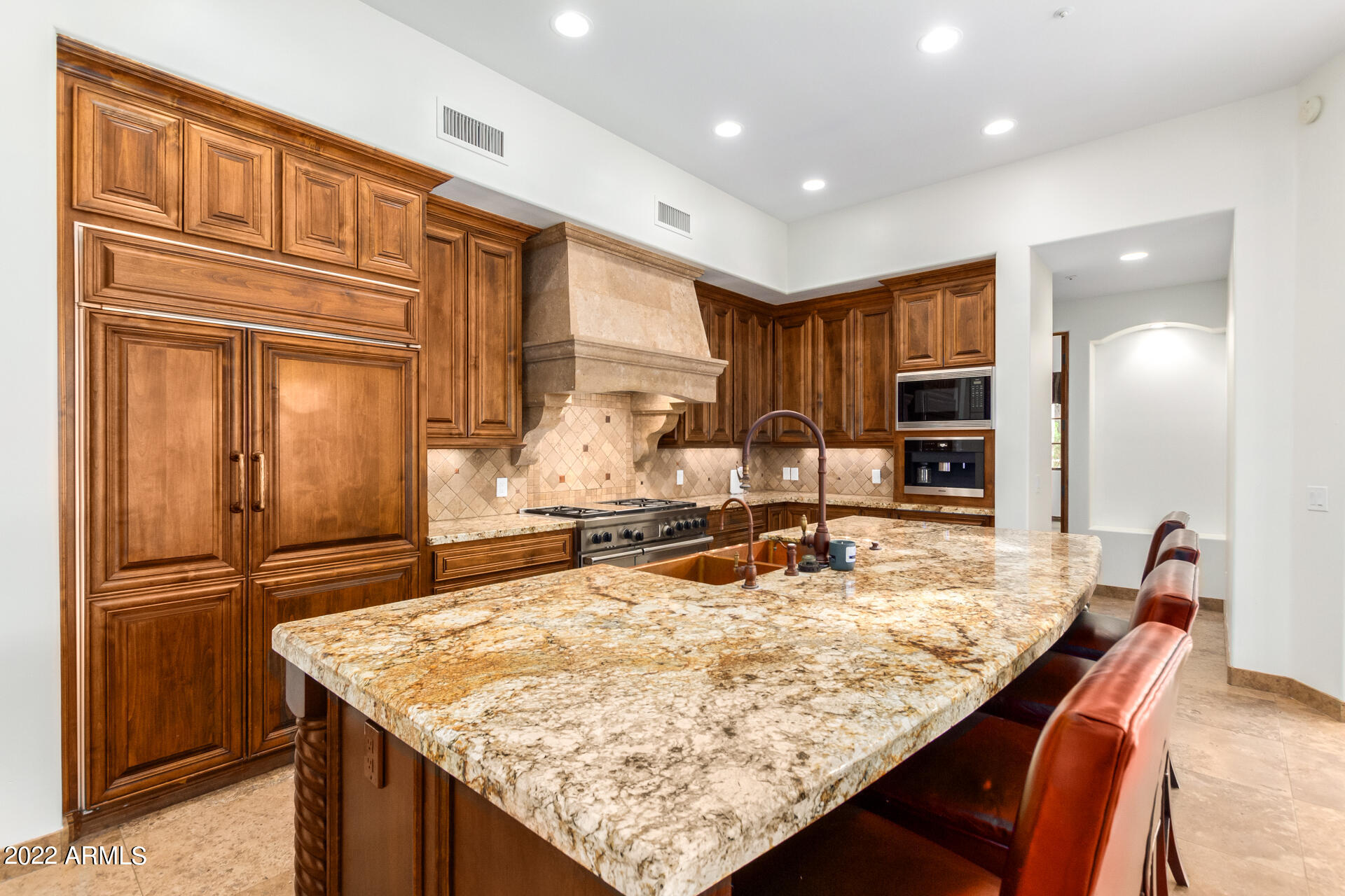 WHITE ESTATES AMD - Residential