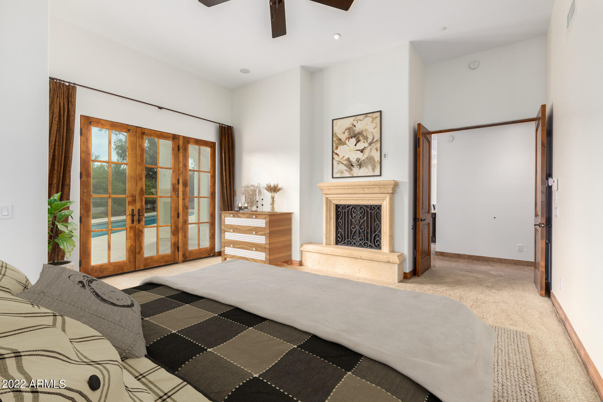 WHITE ESTATES AMD - Residential