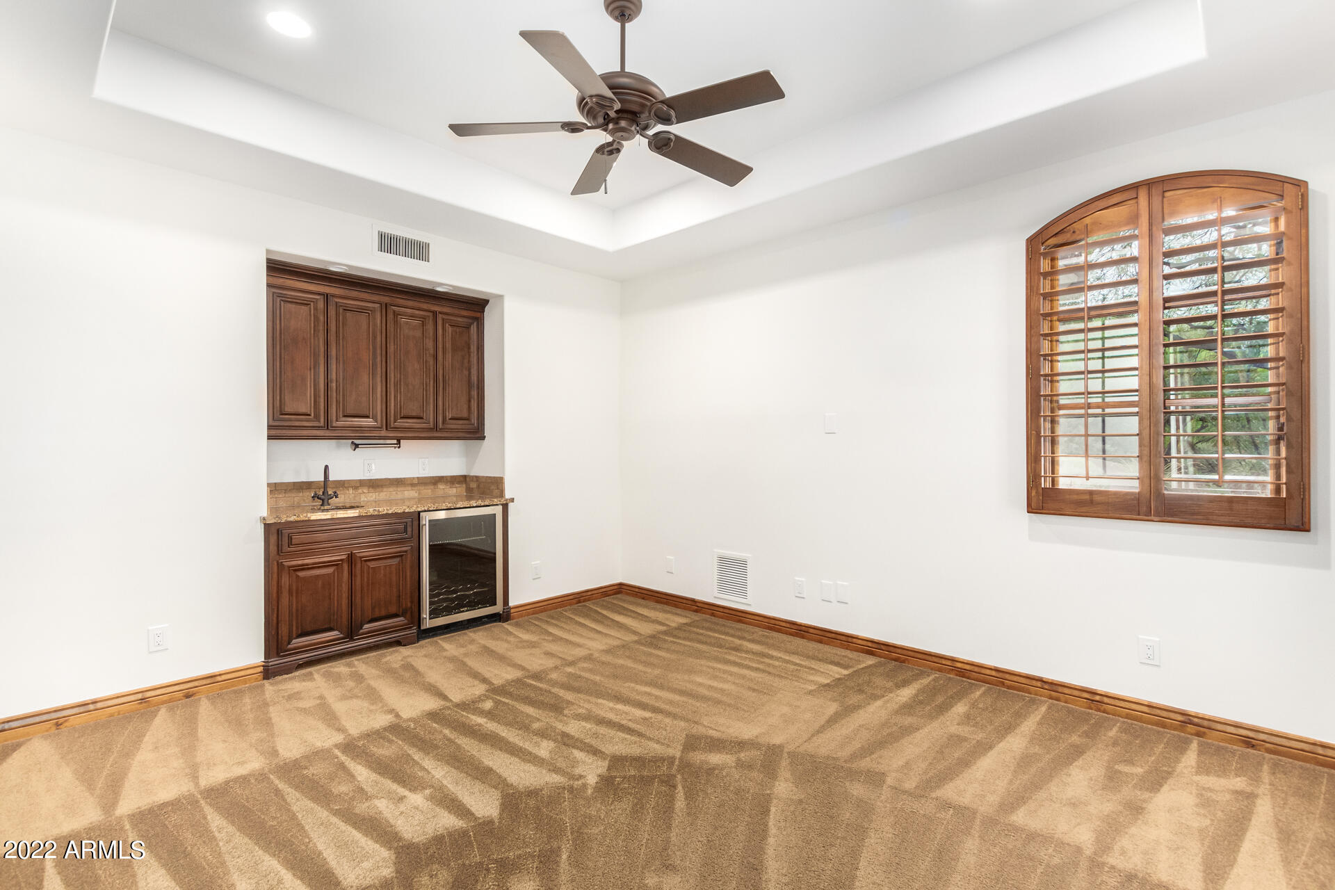 WHITE ESTATES AMD - Residential