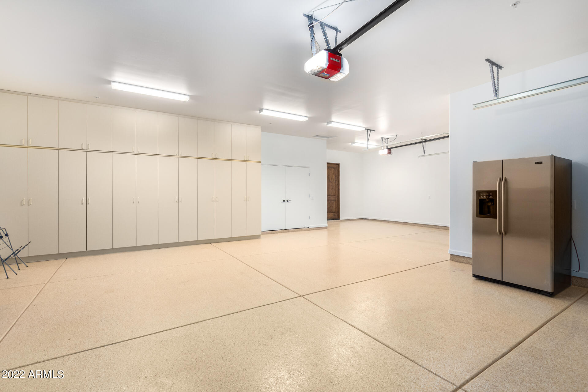 WHITE ESTATES AMD - Residential