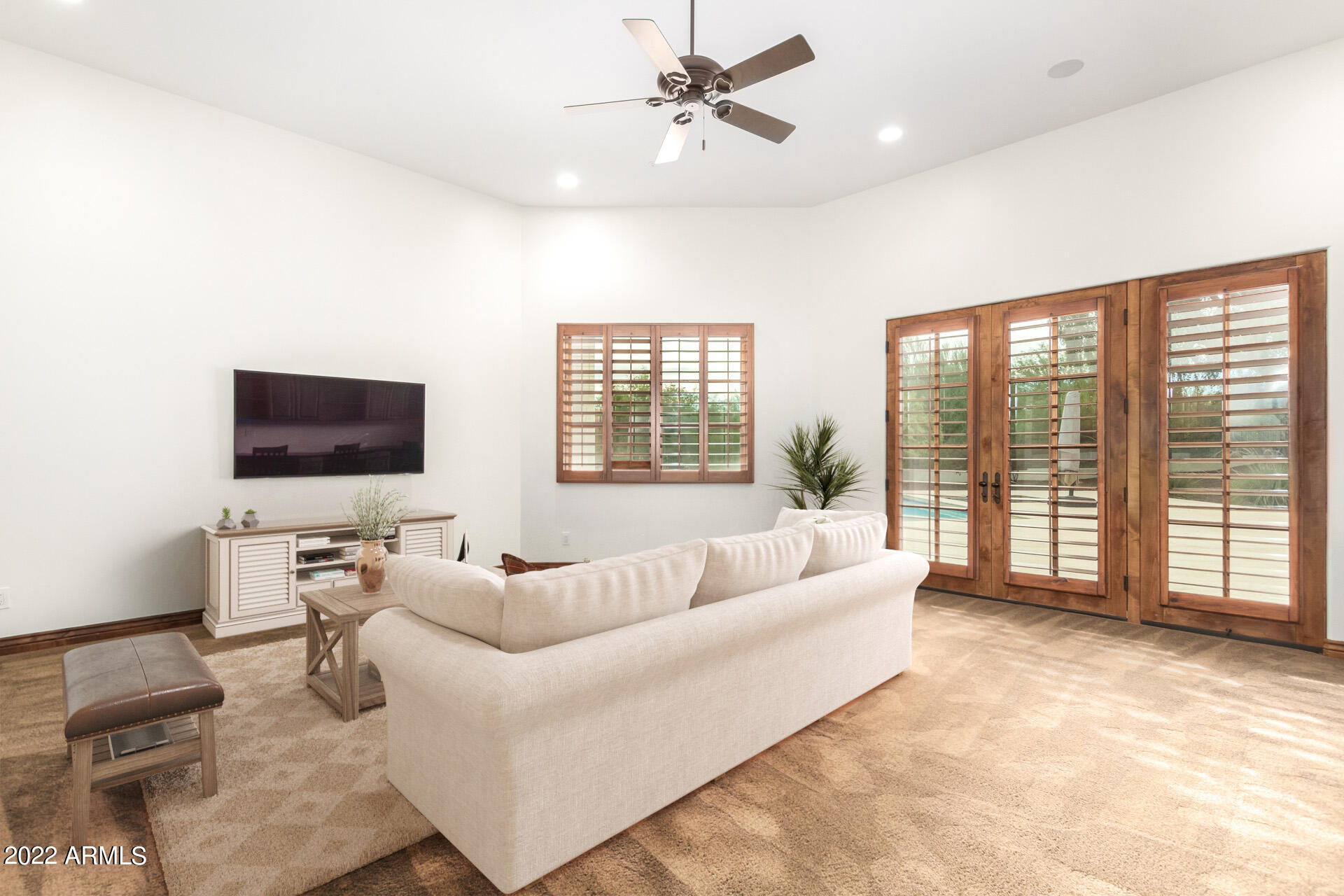 WHITE ESTATES AMD - Residential