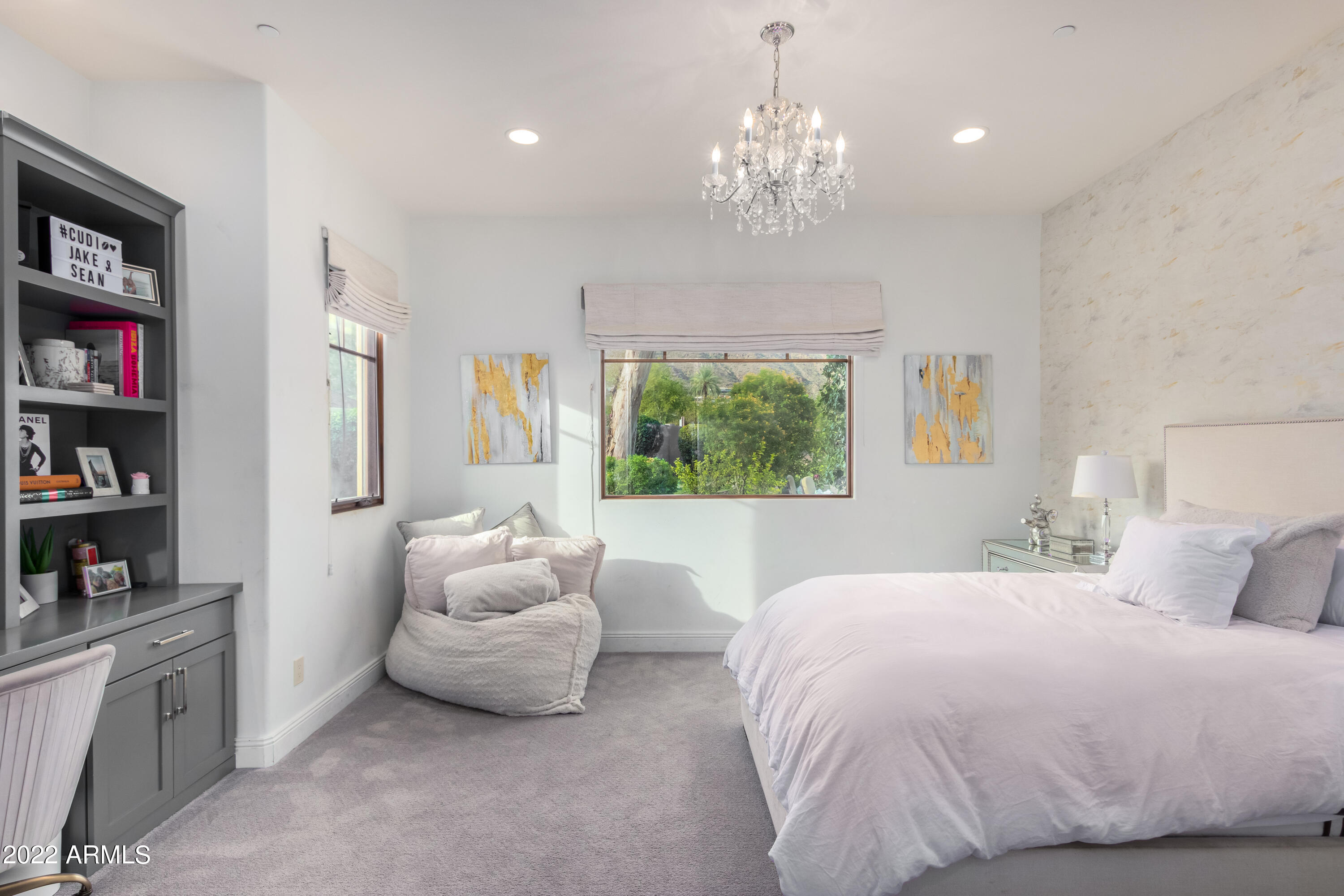 ROYAL TERRACE AMD - Residential