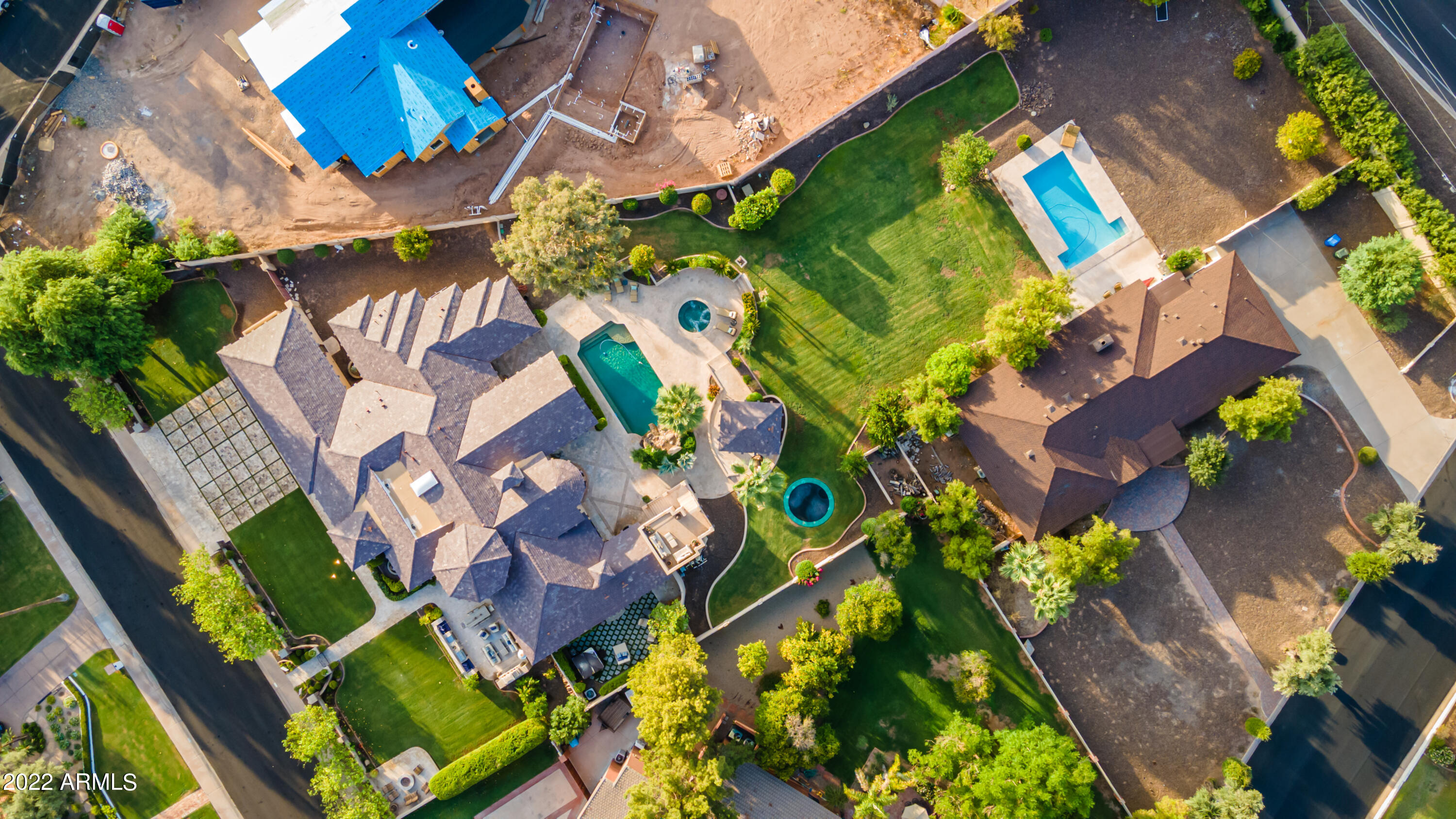 ROYAL TERRACE AMD - Residential