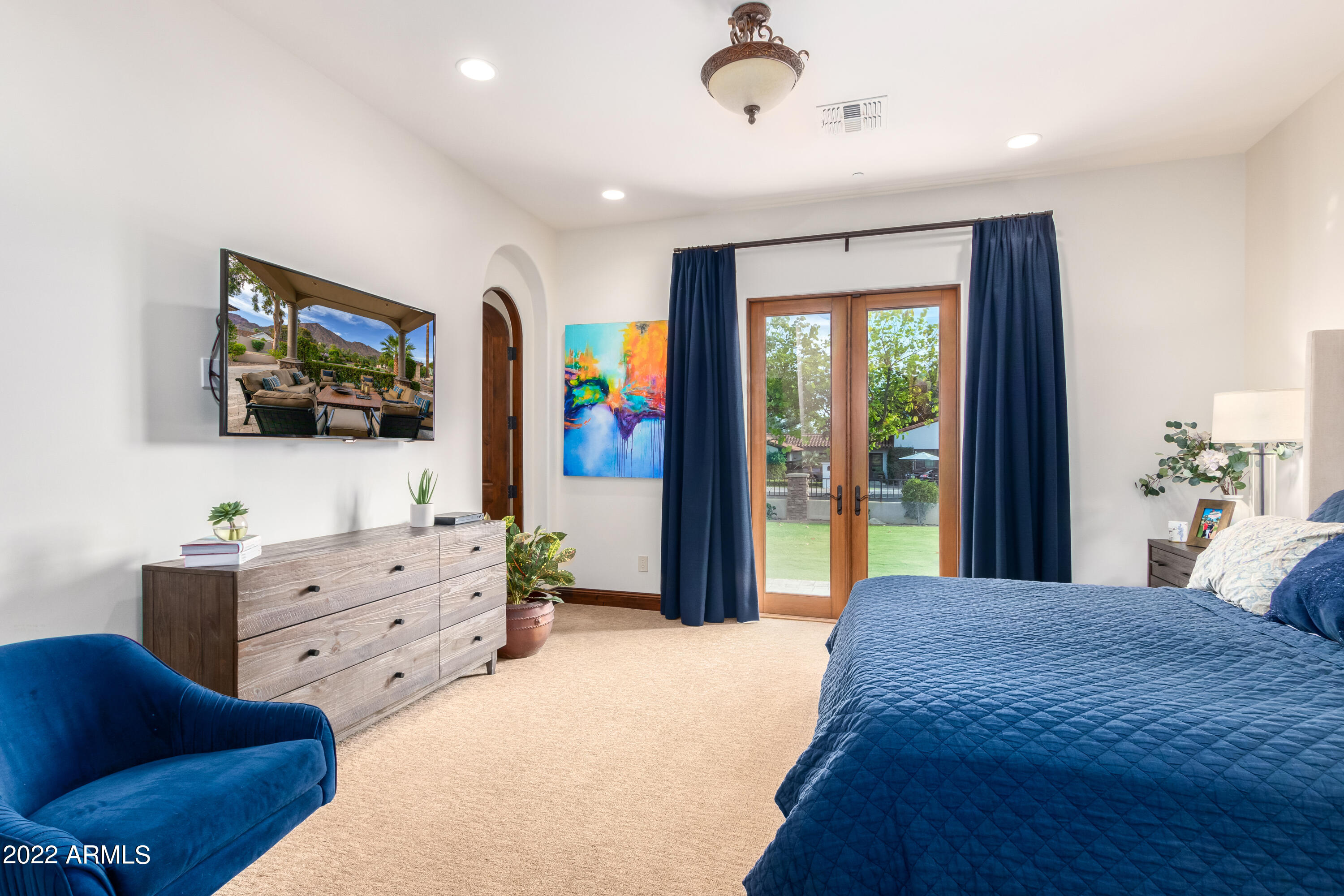 ROYAL TERRACE AMD - Residential