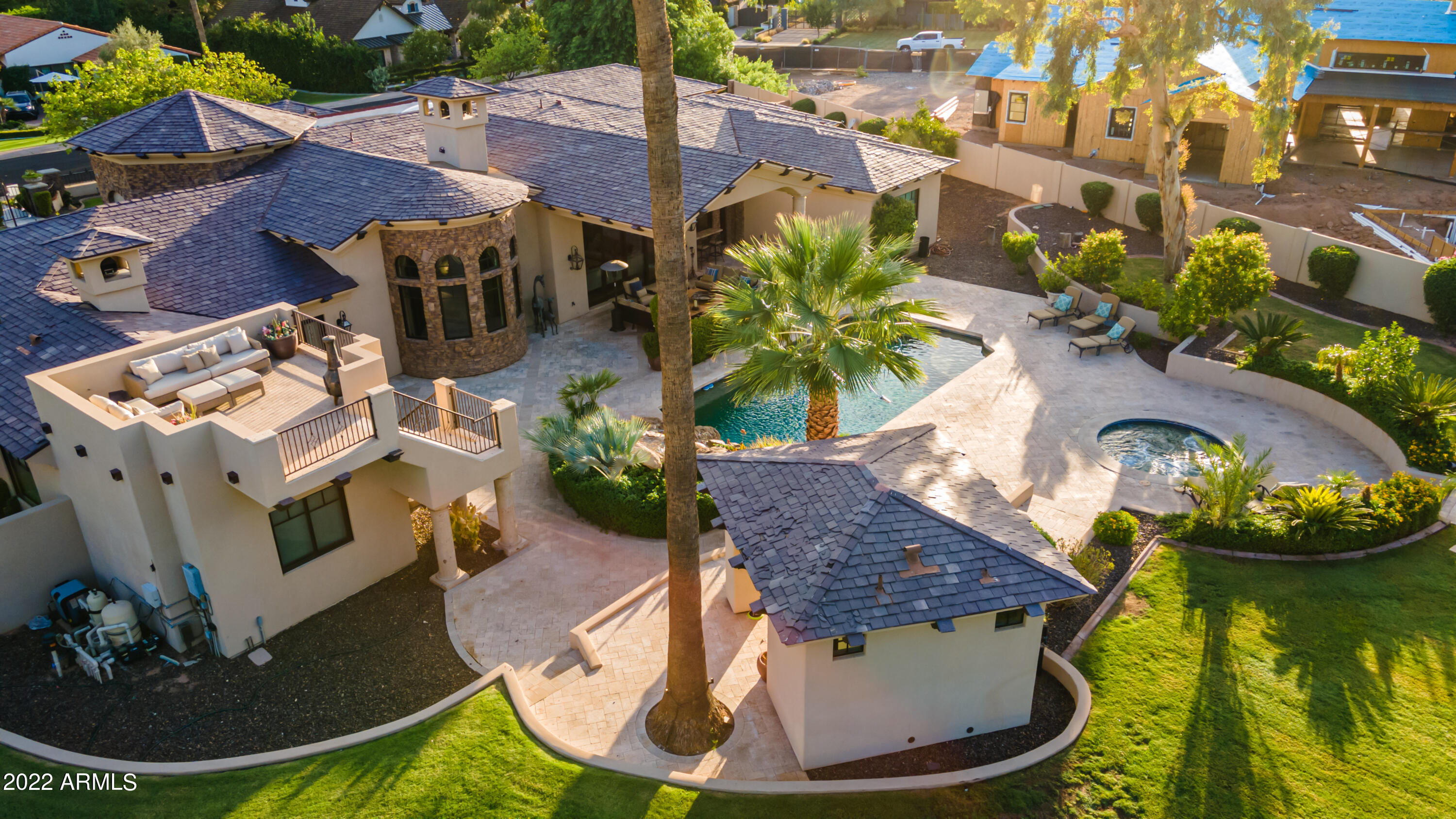 ROYAL TERRACE AMD - Residential