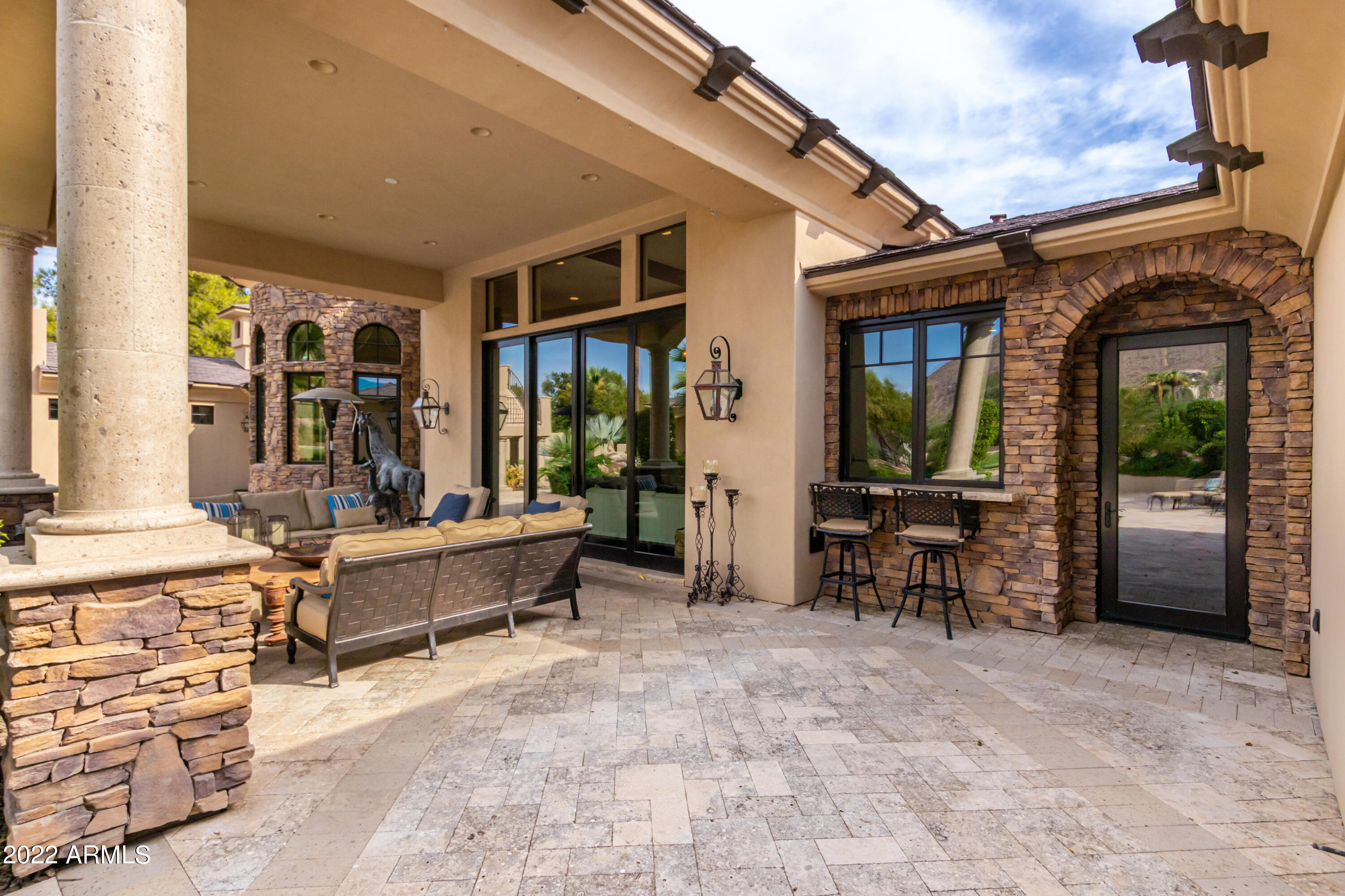 ROYAL TERRACE AMD - Residential