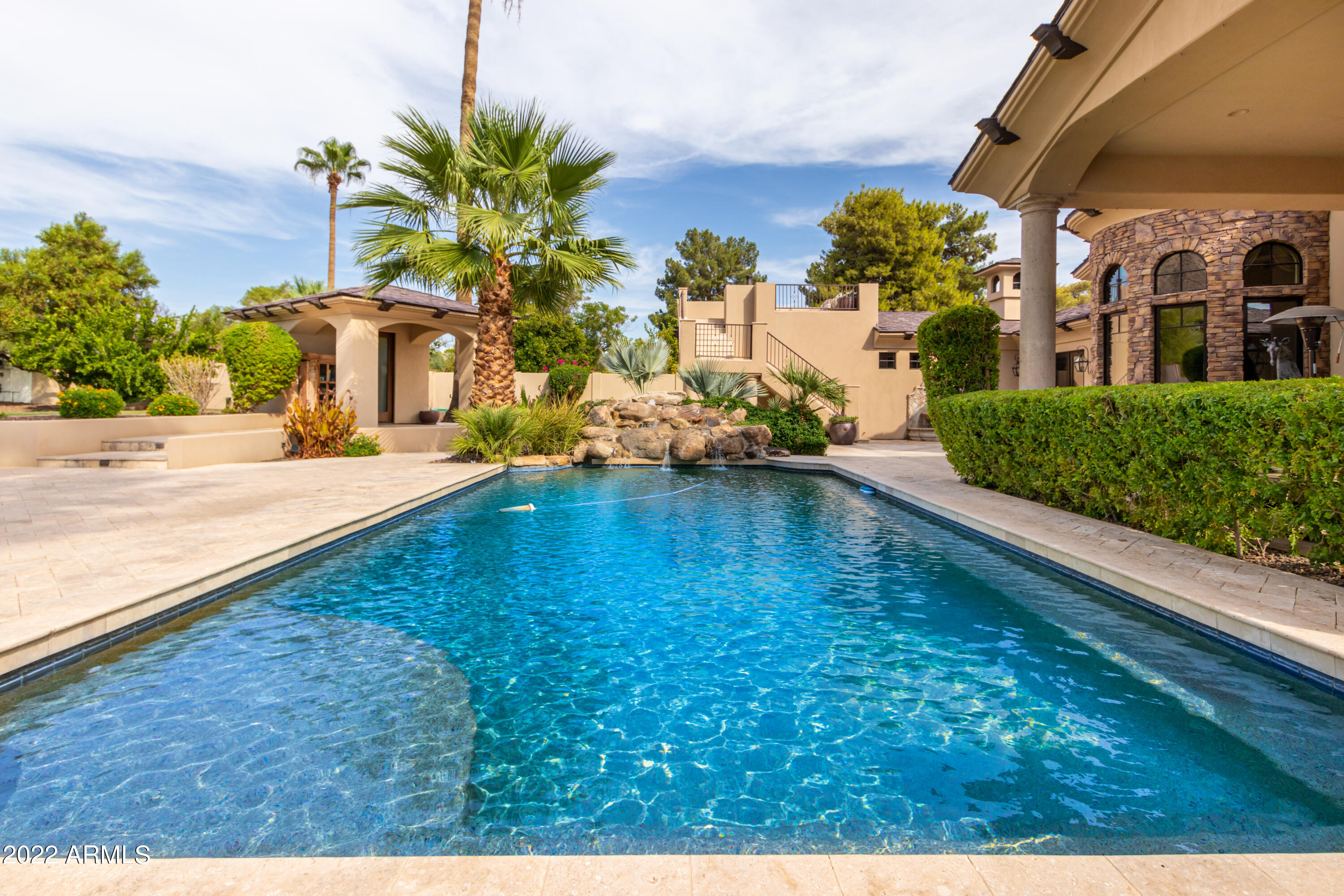 ROYAL TERRACE AMD - Residential