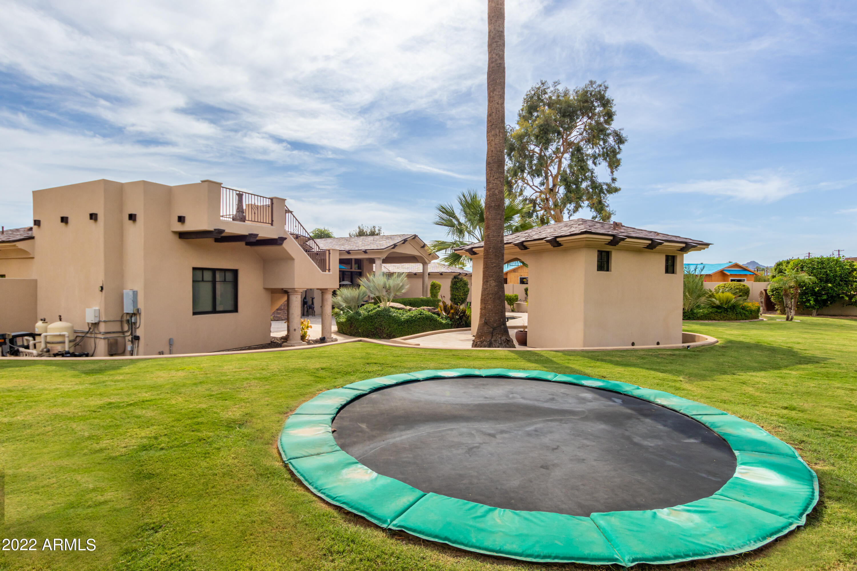 ROYAL TERRACE AMD - Residential