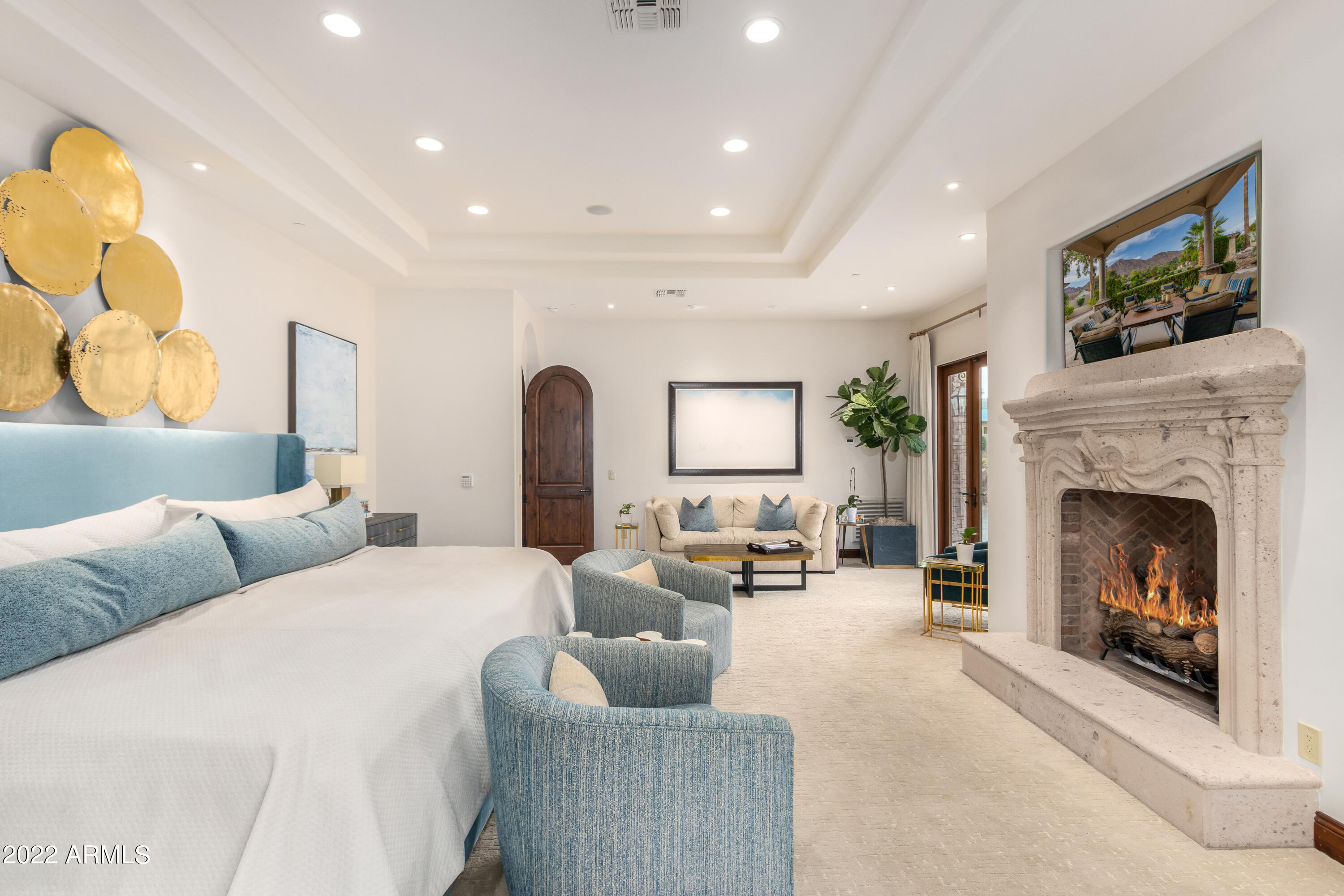 ROYAL TERRACE AMD - Residential