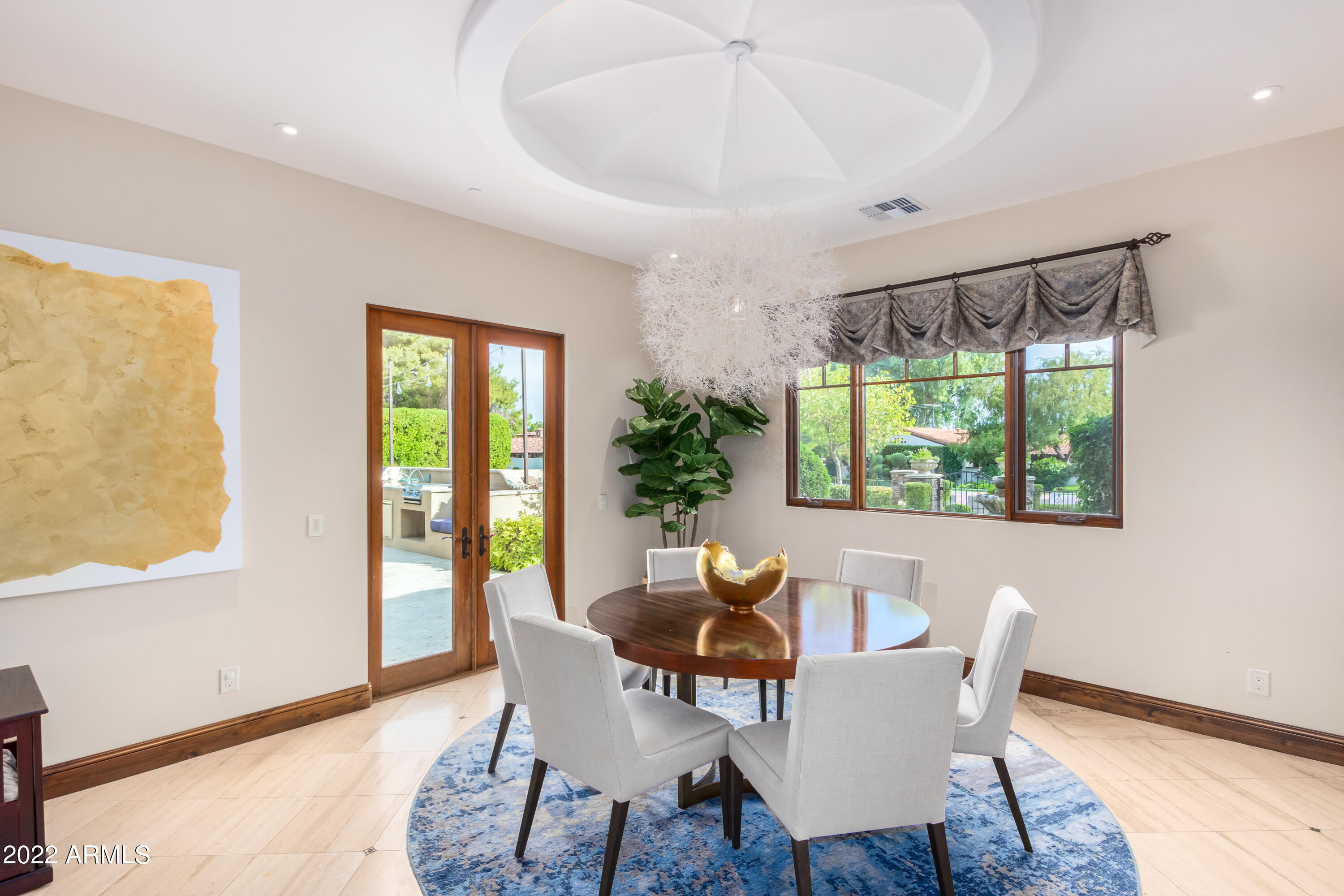 ROYAL TERRACE AMD - Residential