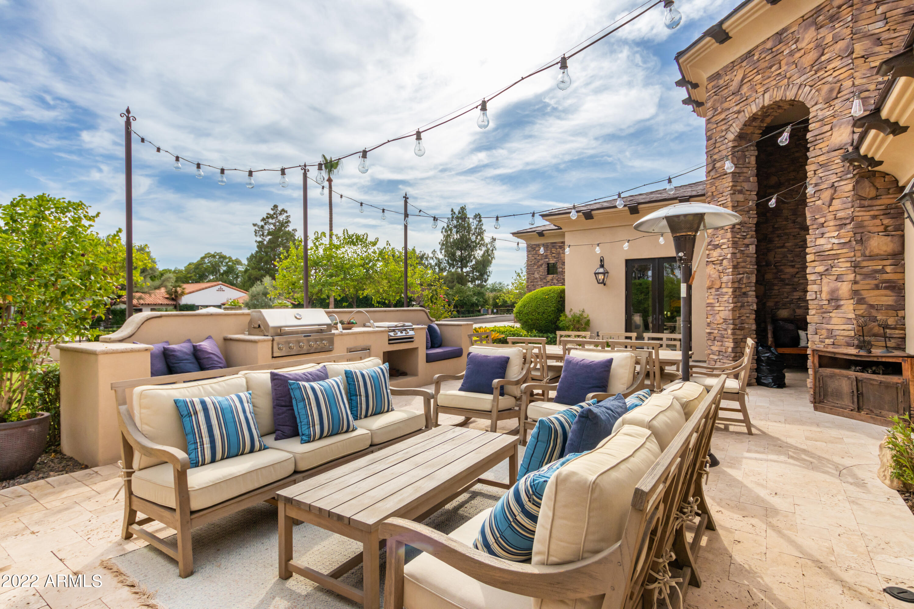ROYAL TERRACE AMD - Residential
