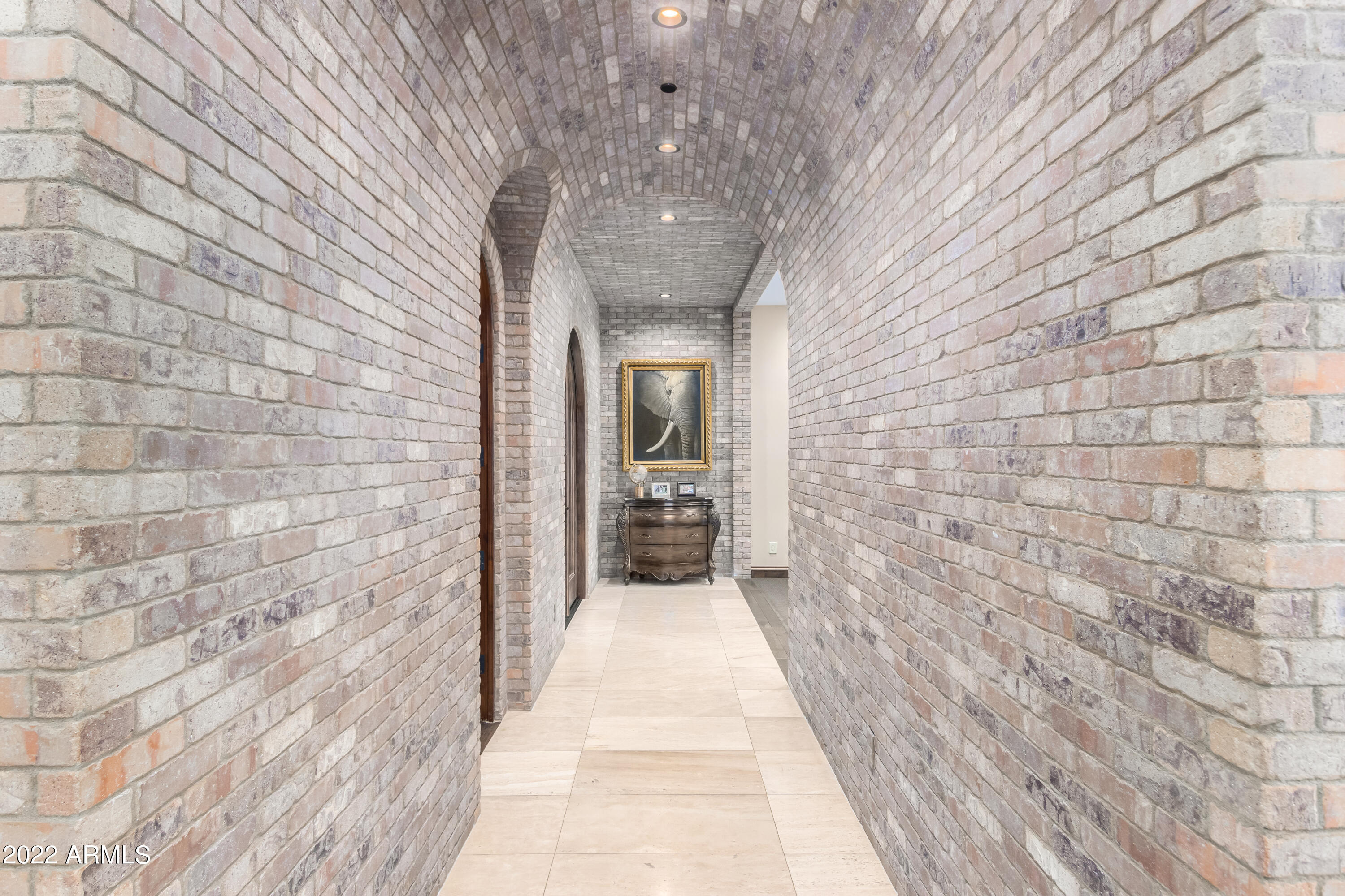 ROYAL TERRACE AMD - Residential