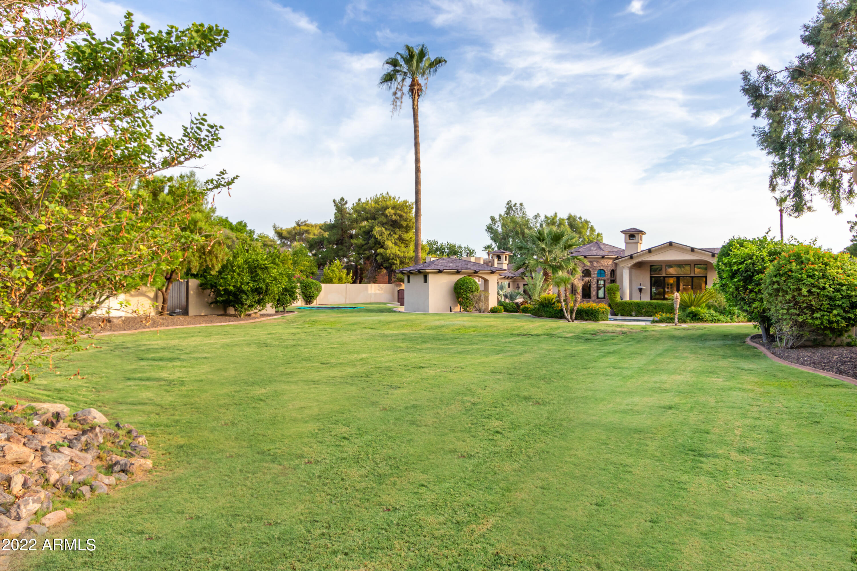 ROYAL TERRACE AMD - Residential