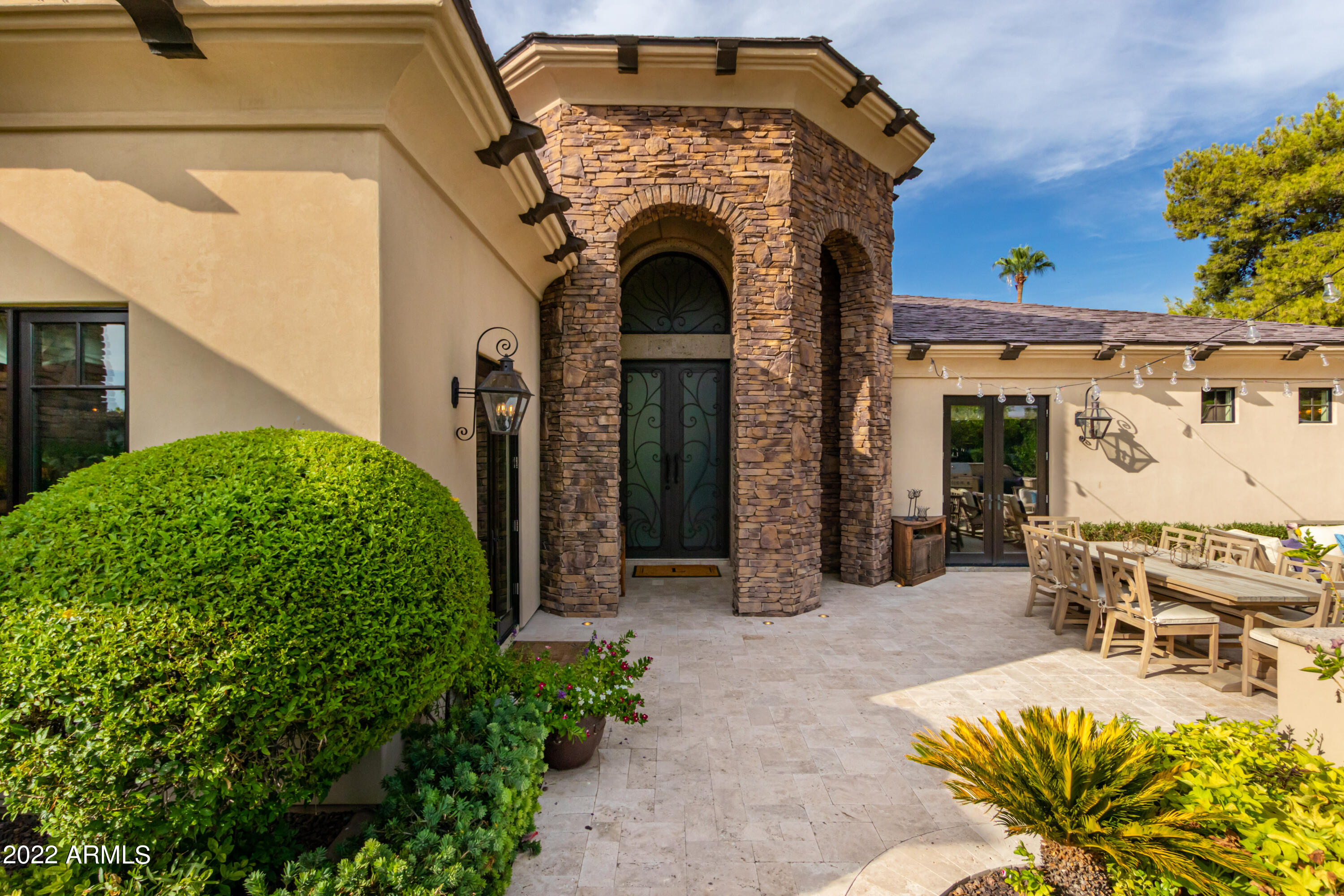 ROYAL TERRACE AMD - Residential