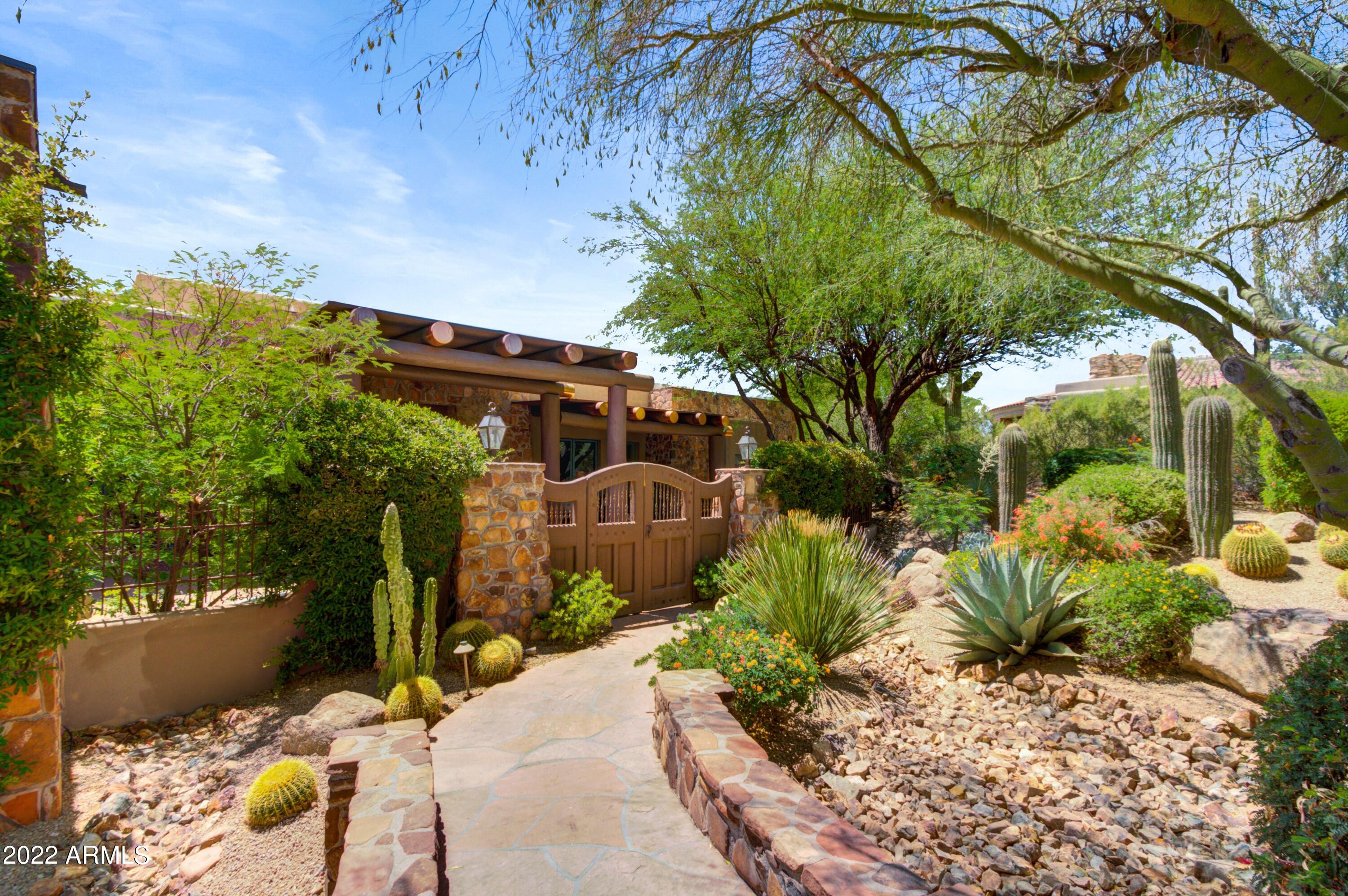 ESTANCIA - Residential