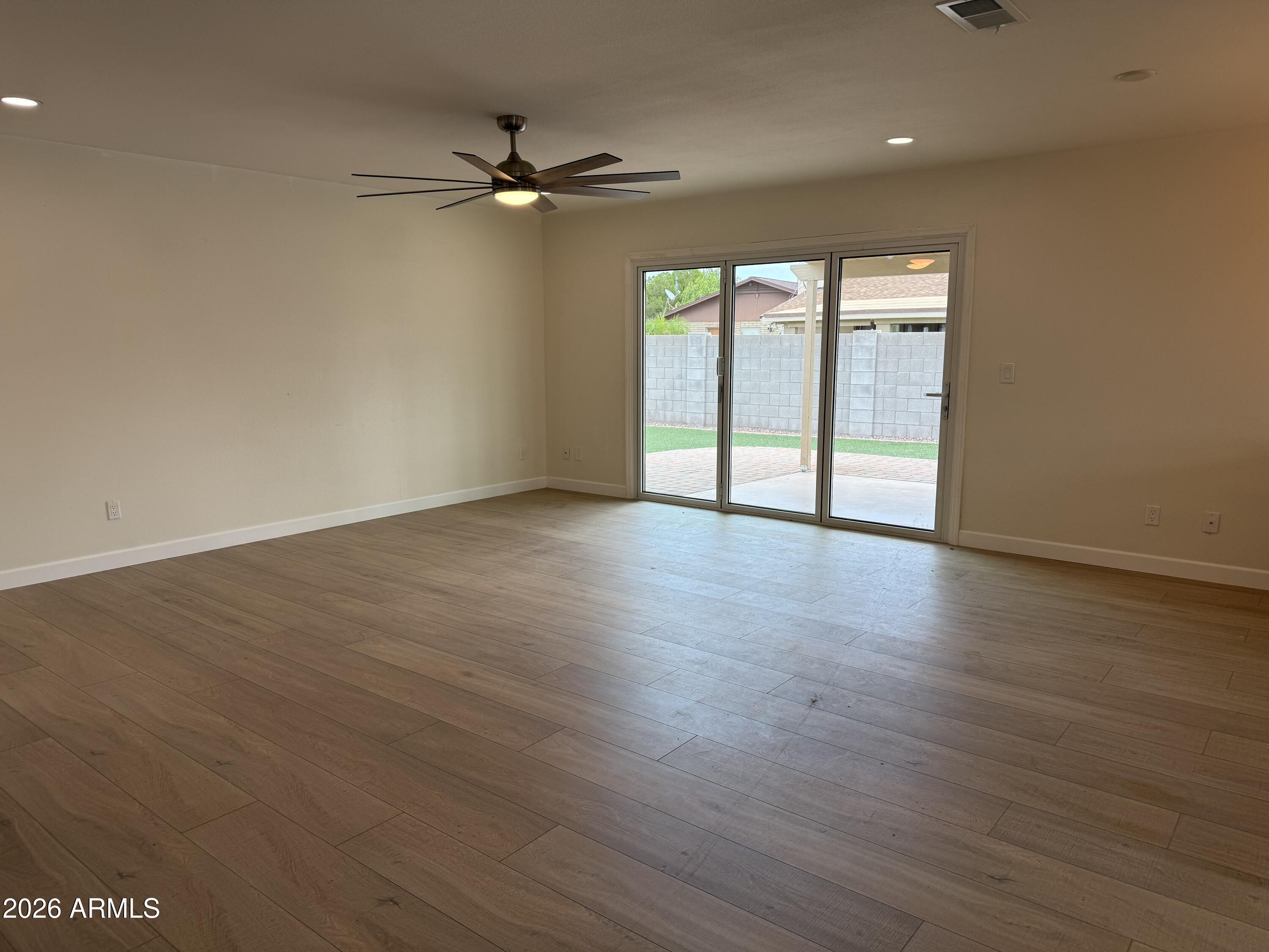 MELROSE PARK PARADISE - Residential