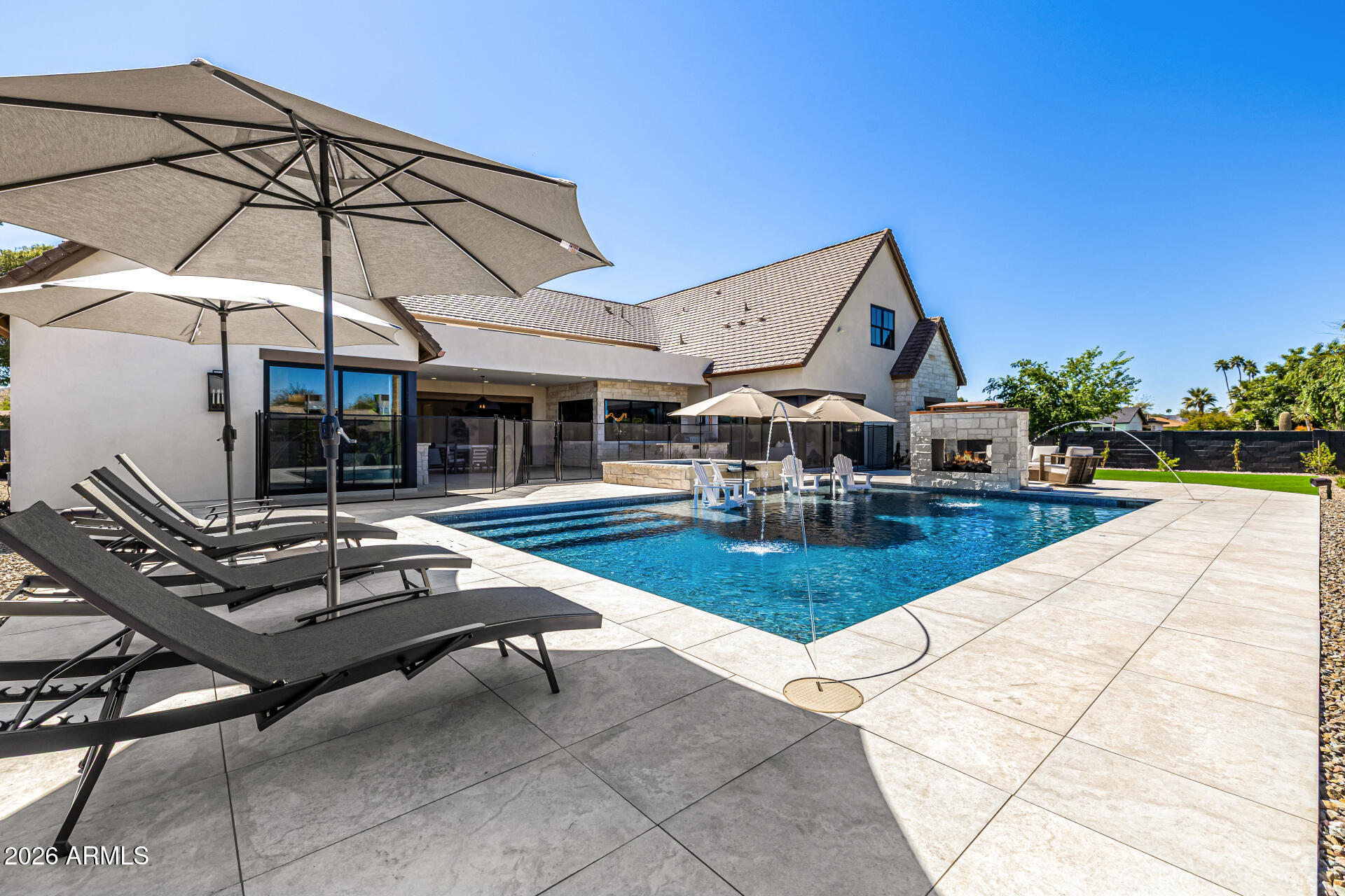 PARADISE VALLEY PALMS UNIT 5 AMD - Residential