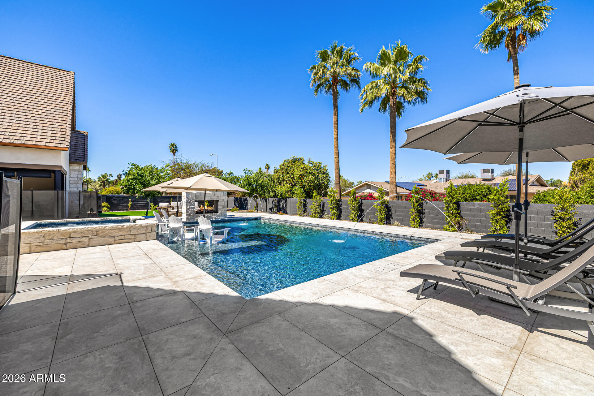 PARADISE VALLEY PALMS UNIT 5 AMD - Residential