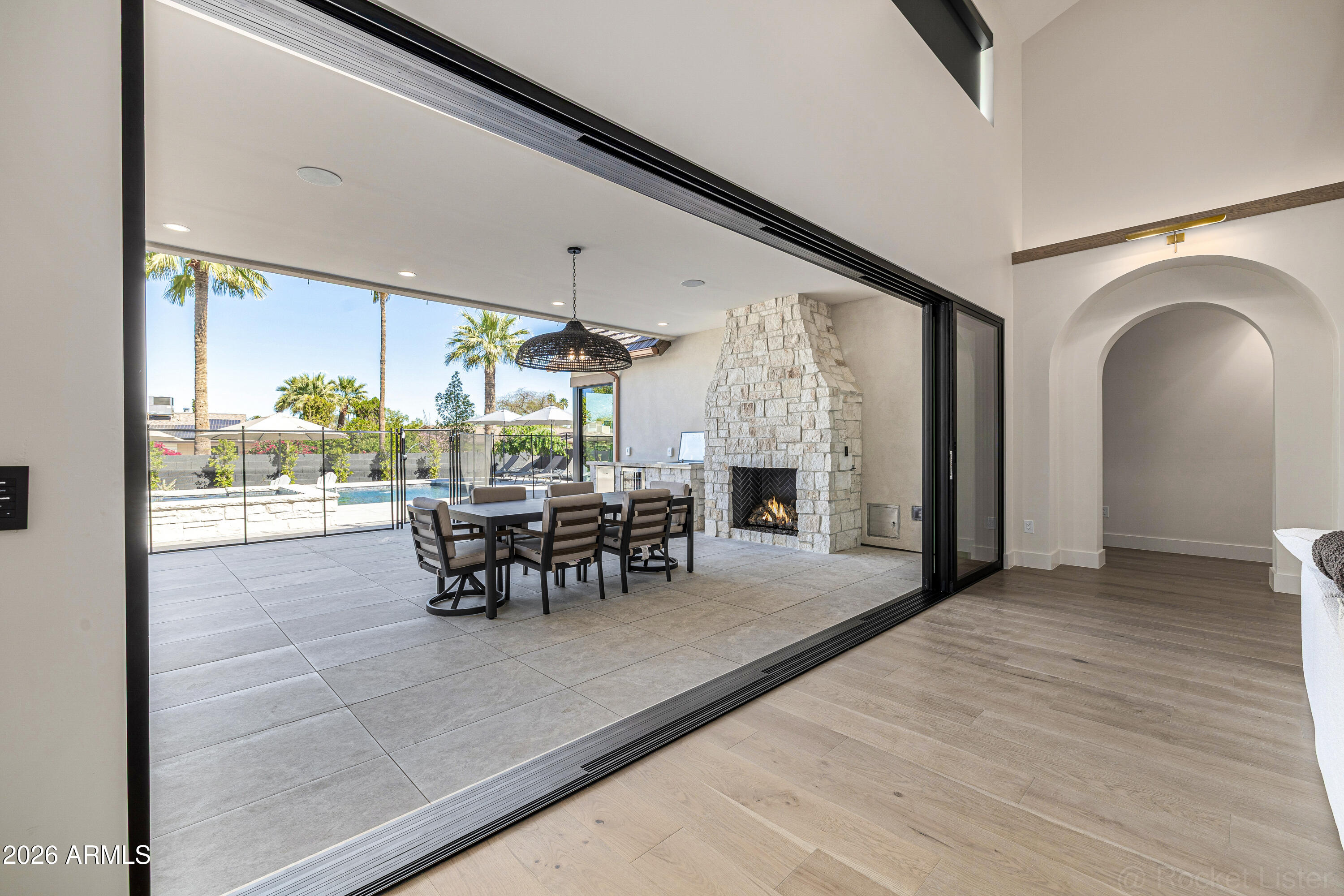 PARADISE VALLEY PALMS UNIT 5 AMD - Residential