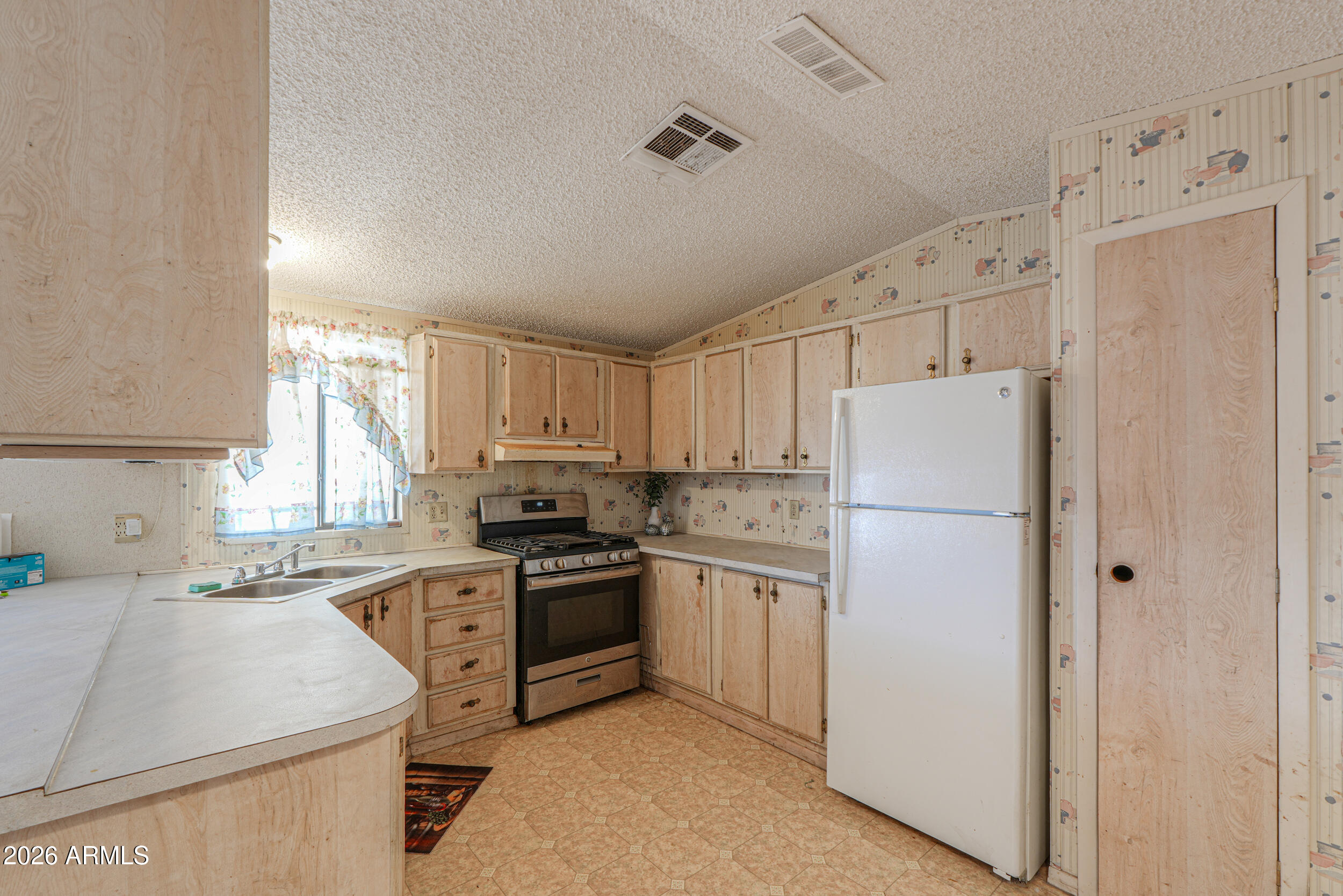 Safari Mobile Home Park - Residential