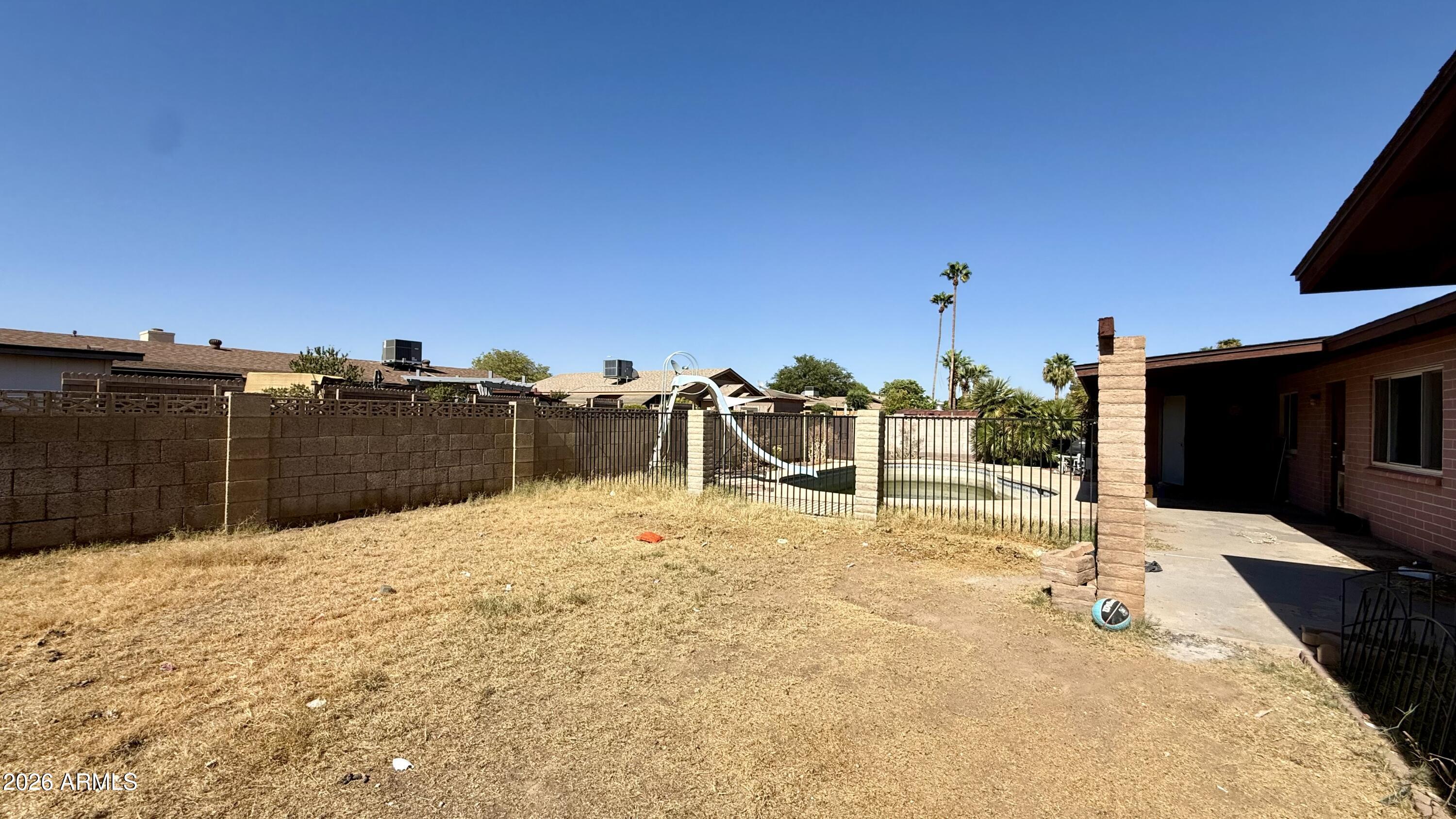 LITCHFIELD SHADOWS - Residential