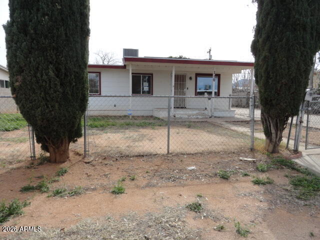 GARDEN CANYON - Residential