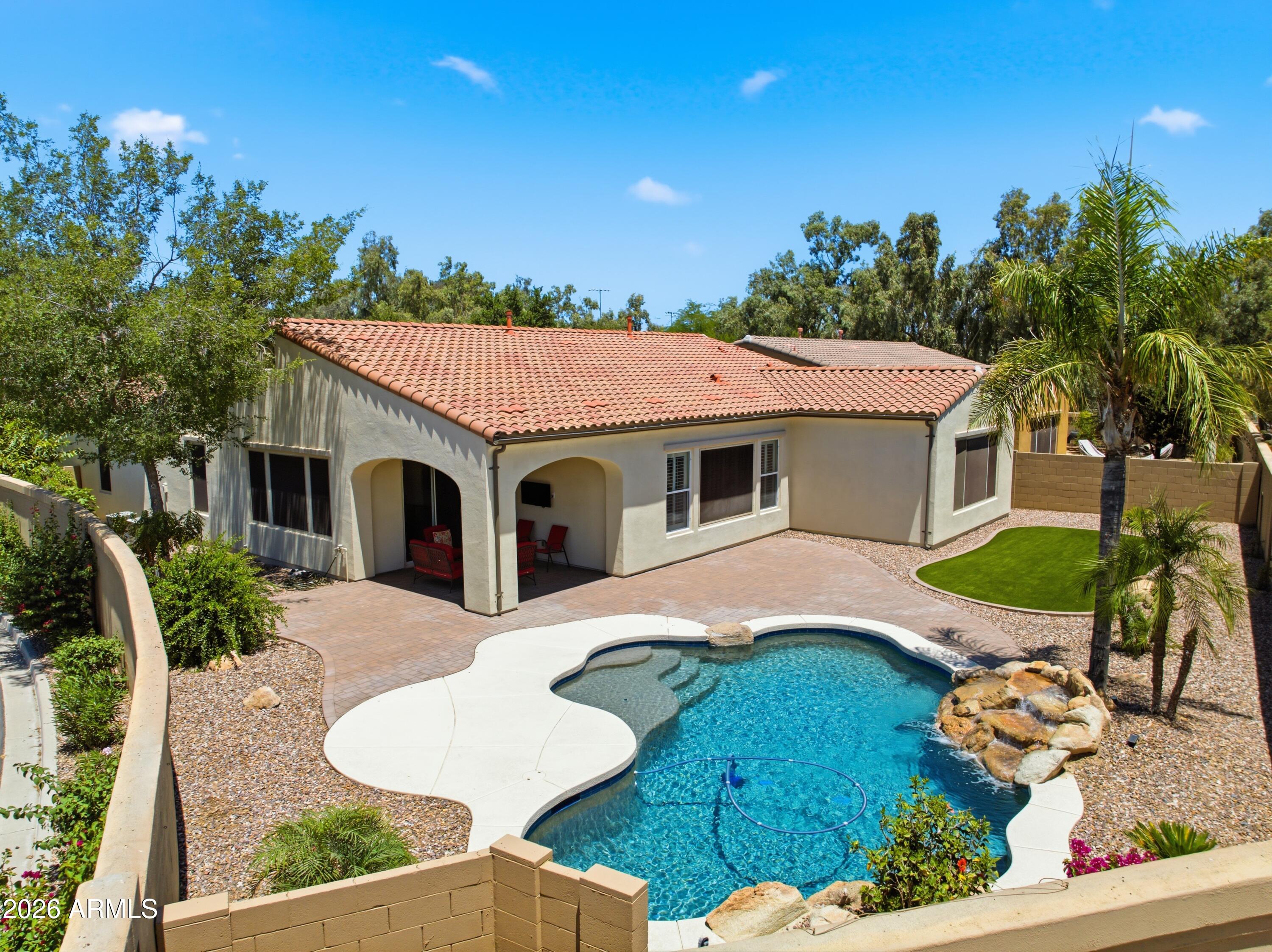 WINDWARD - Residential