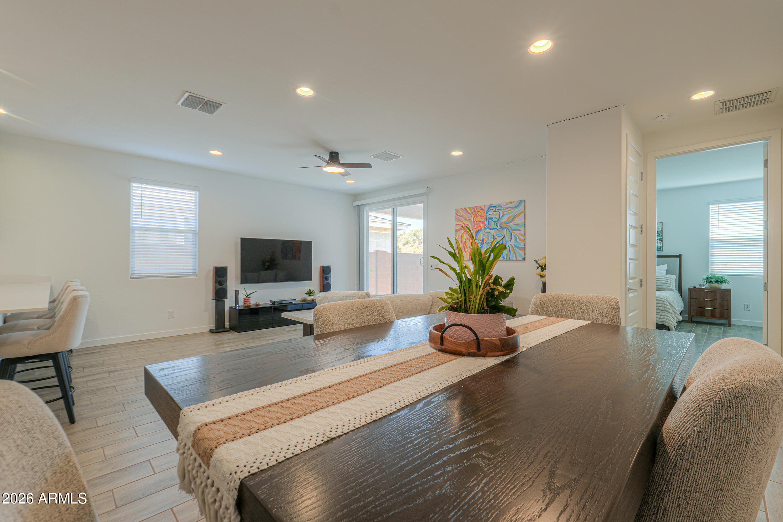 MIDDLE VISTAS - Residential