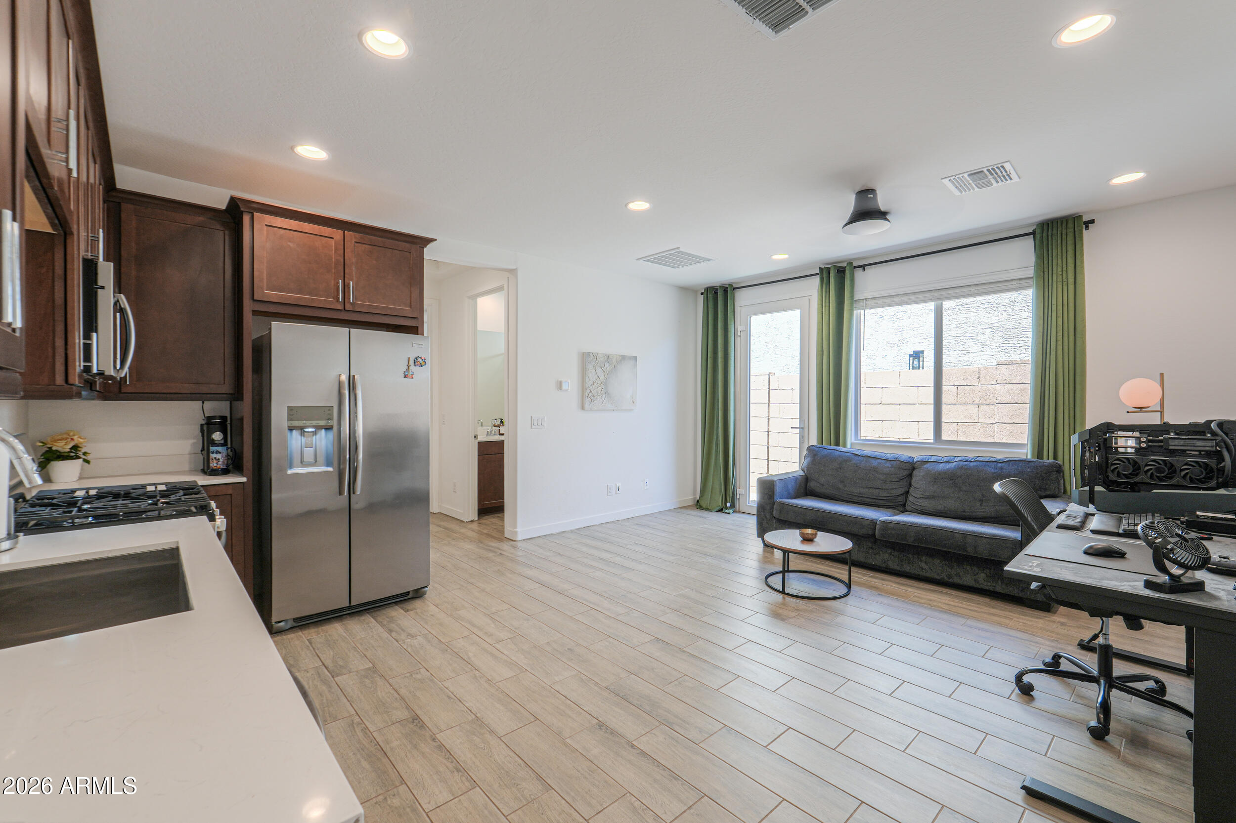 MIDDLE VISTAS - Residential