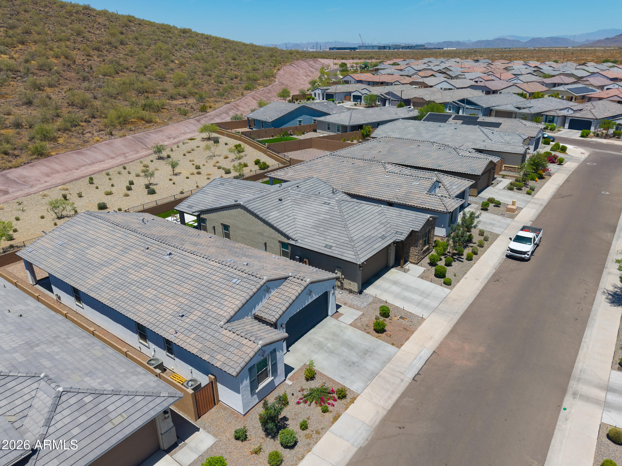 MIDDLE VISTAS - Residential