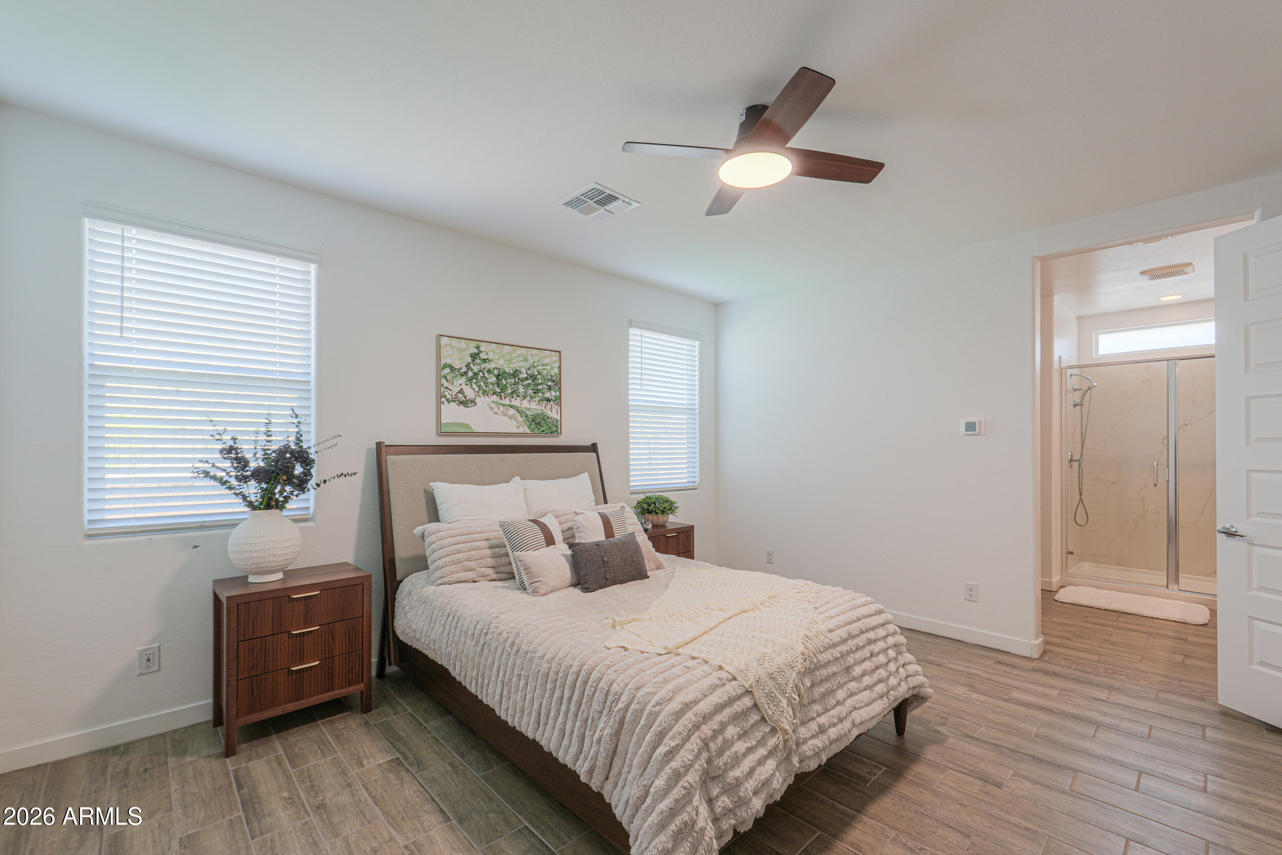 MIDDLE VISTAS - Residential
