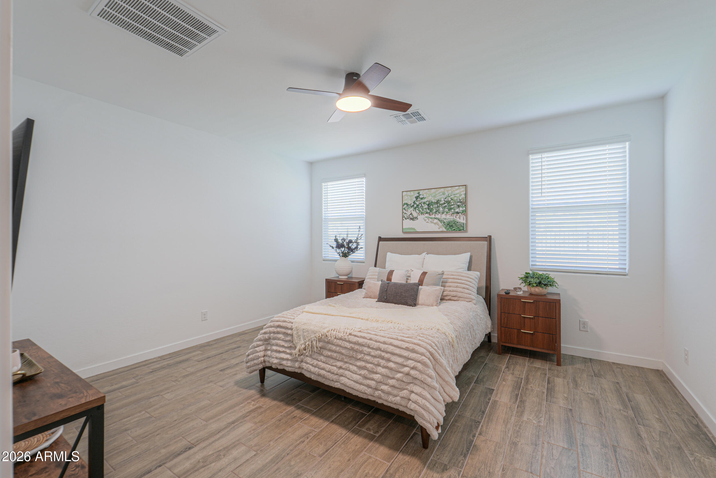 MIDDLE VISTAS - Residential