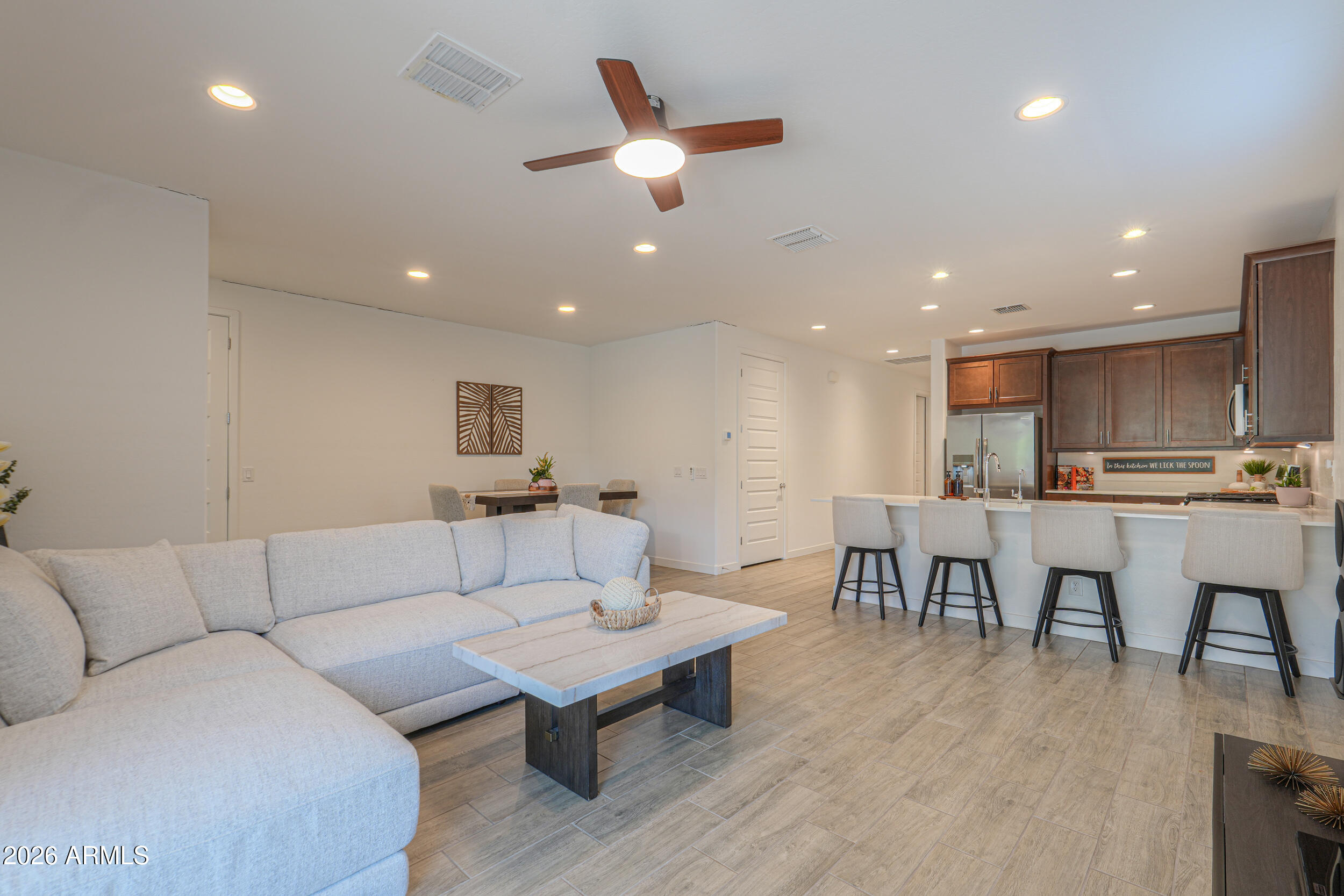 MIDDLE VISTAS - Residential